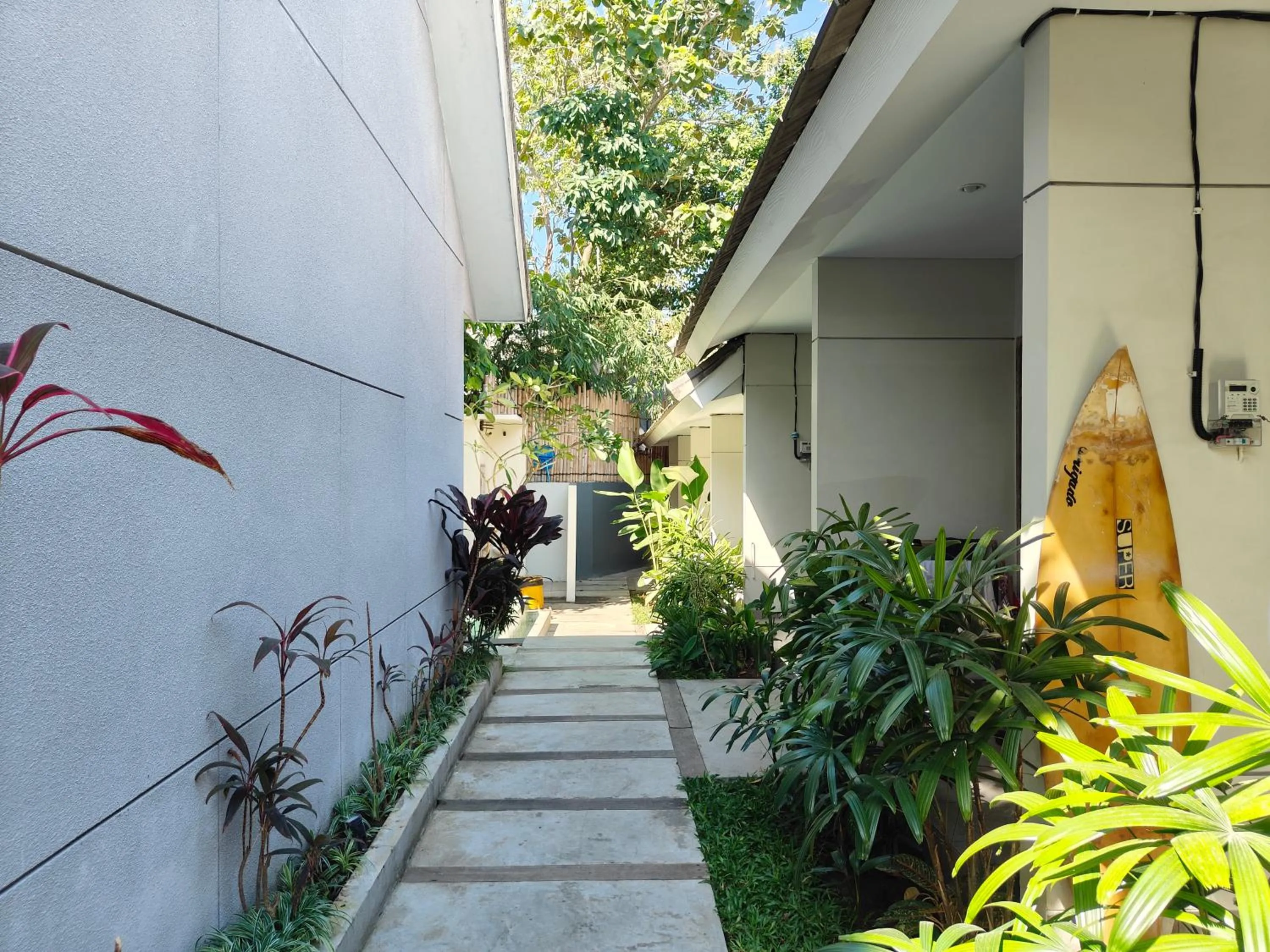 Property building in Manuver Surf And Stay Uluwatu Bali