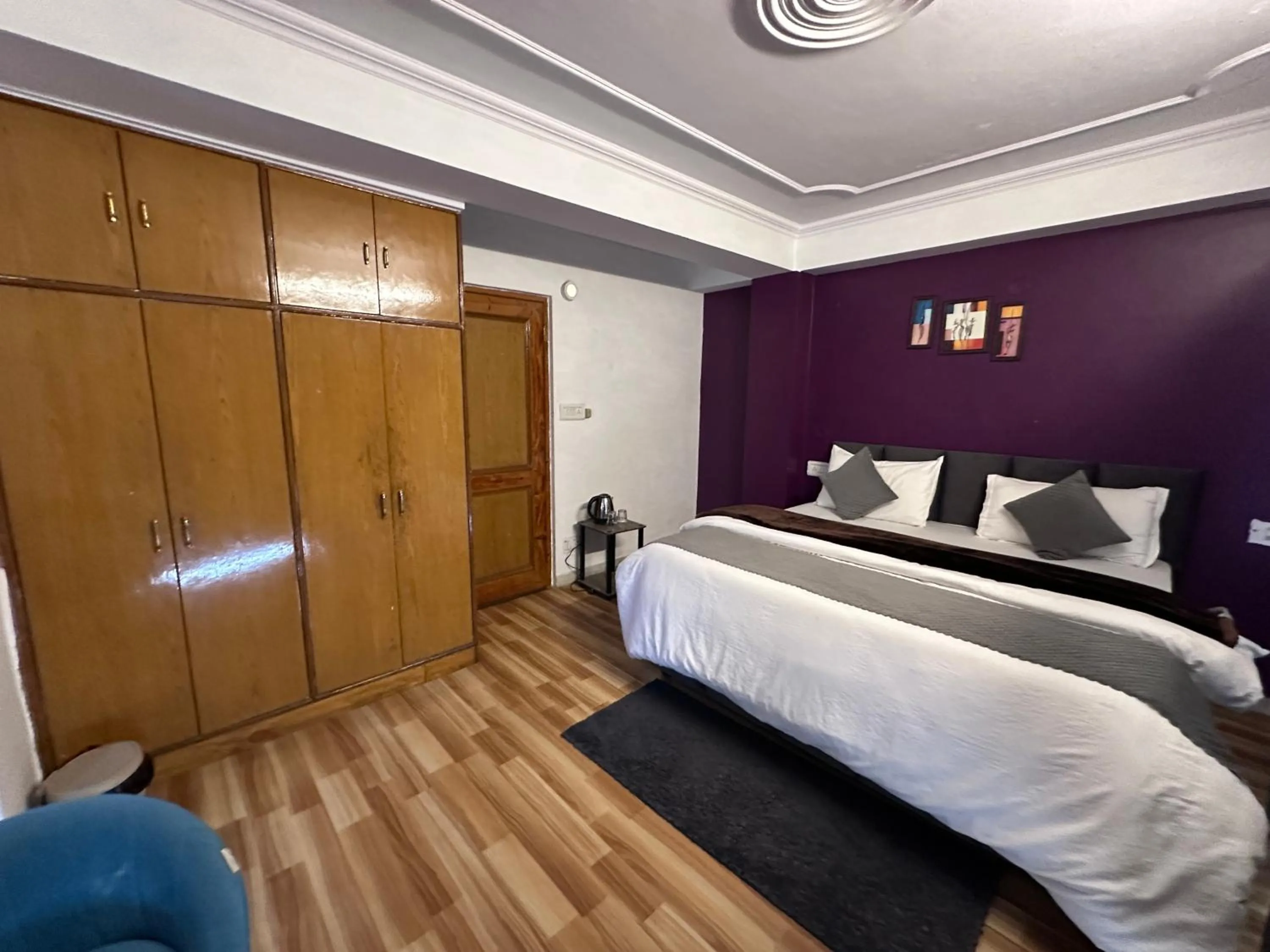 Bedroom, Bed in The Misty Pines Inn