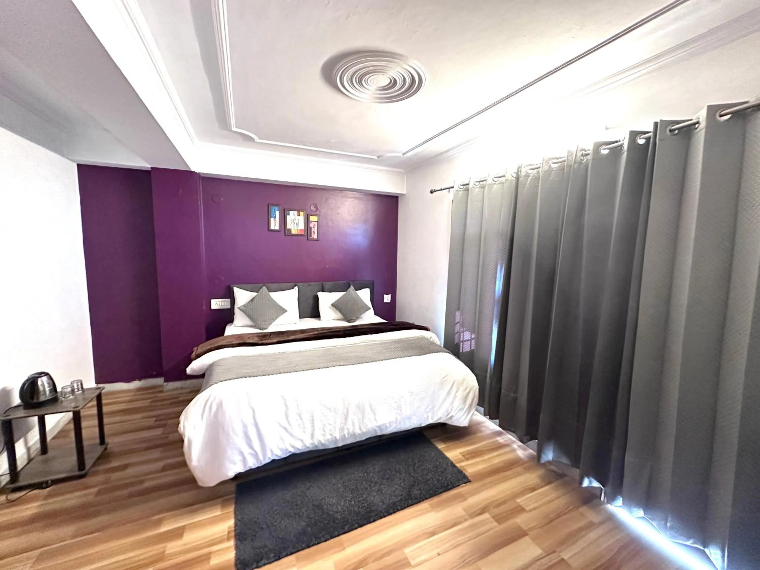 Bedroom, Bed in The Misty Pines Inn
