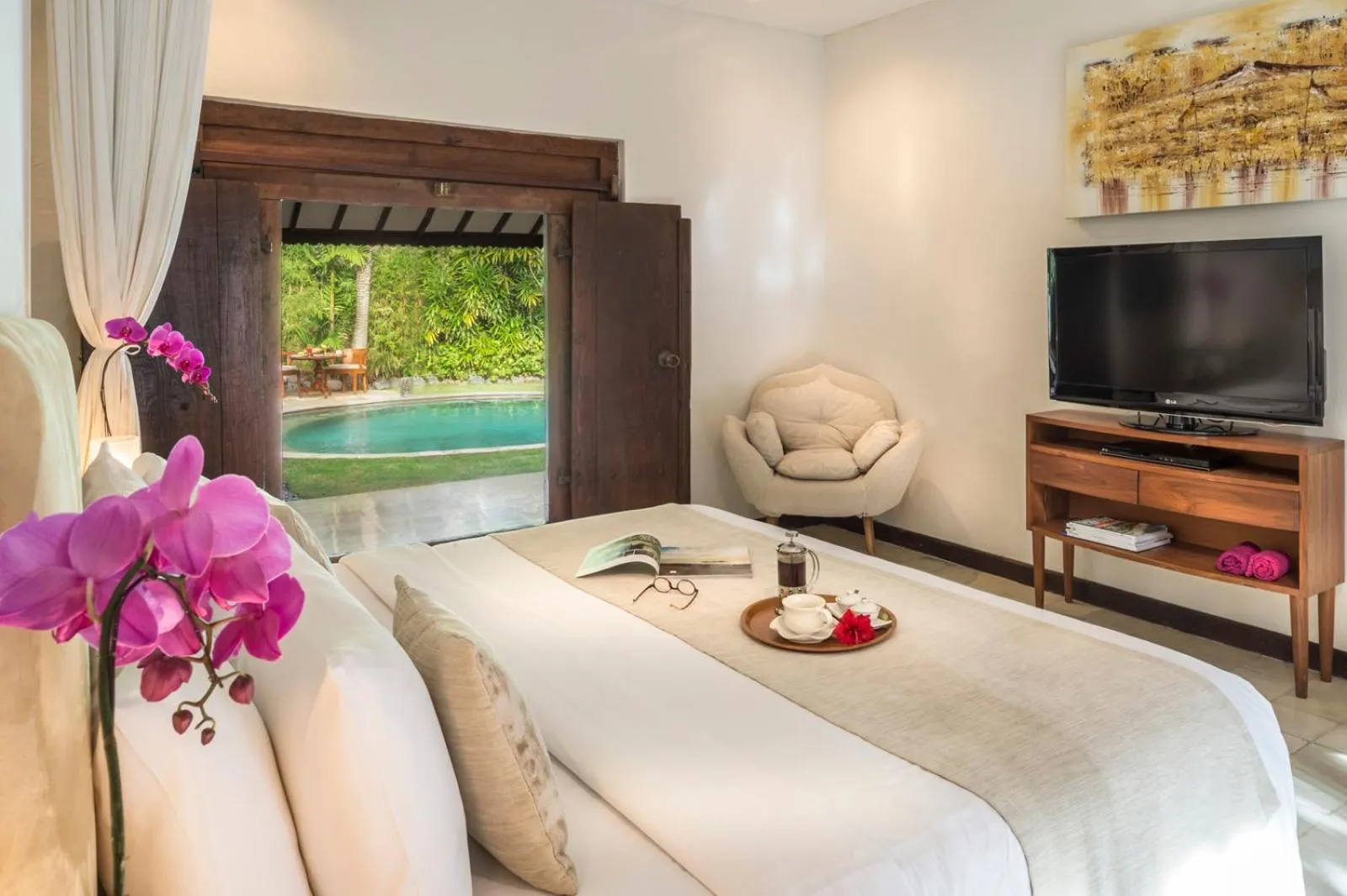 Bed in Villa Kubu Seminyak