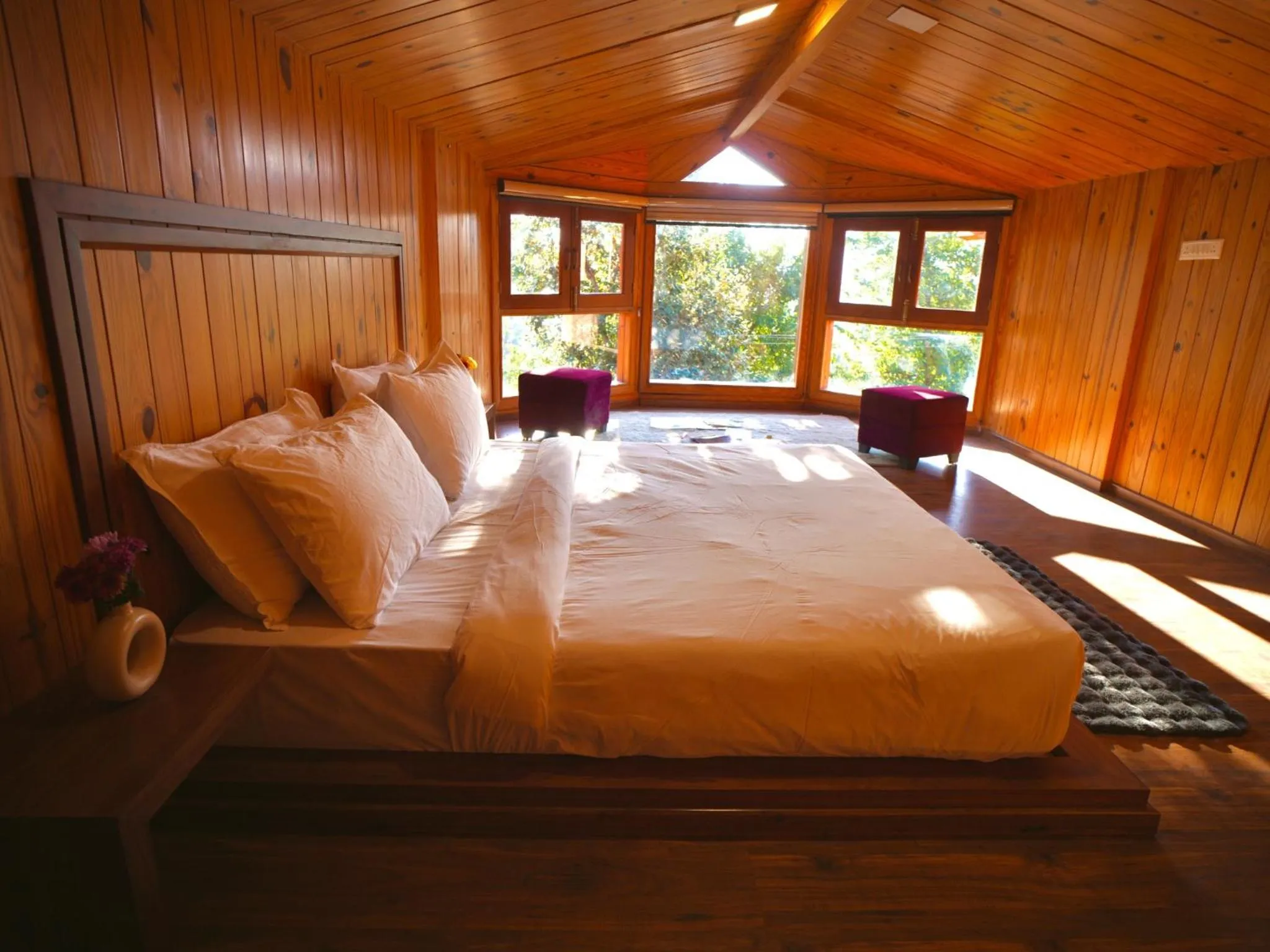 Bed in Moustache Bhimtal Luxuria, Nainital