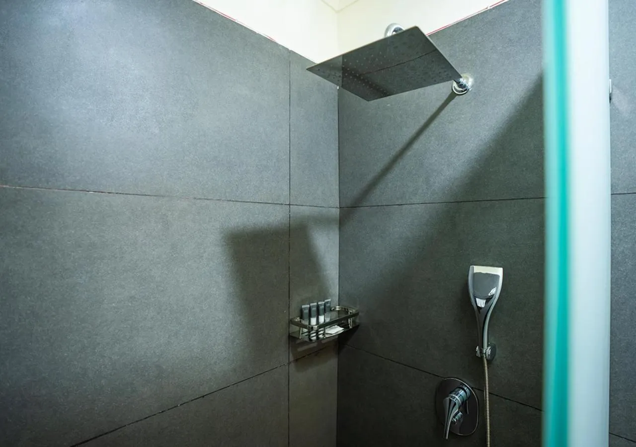 Shower in Moustache Bhimtal Luxuria, Nainital