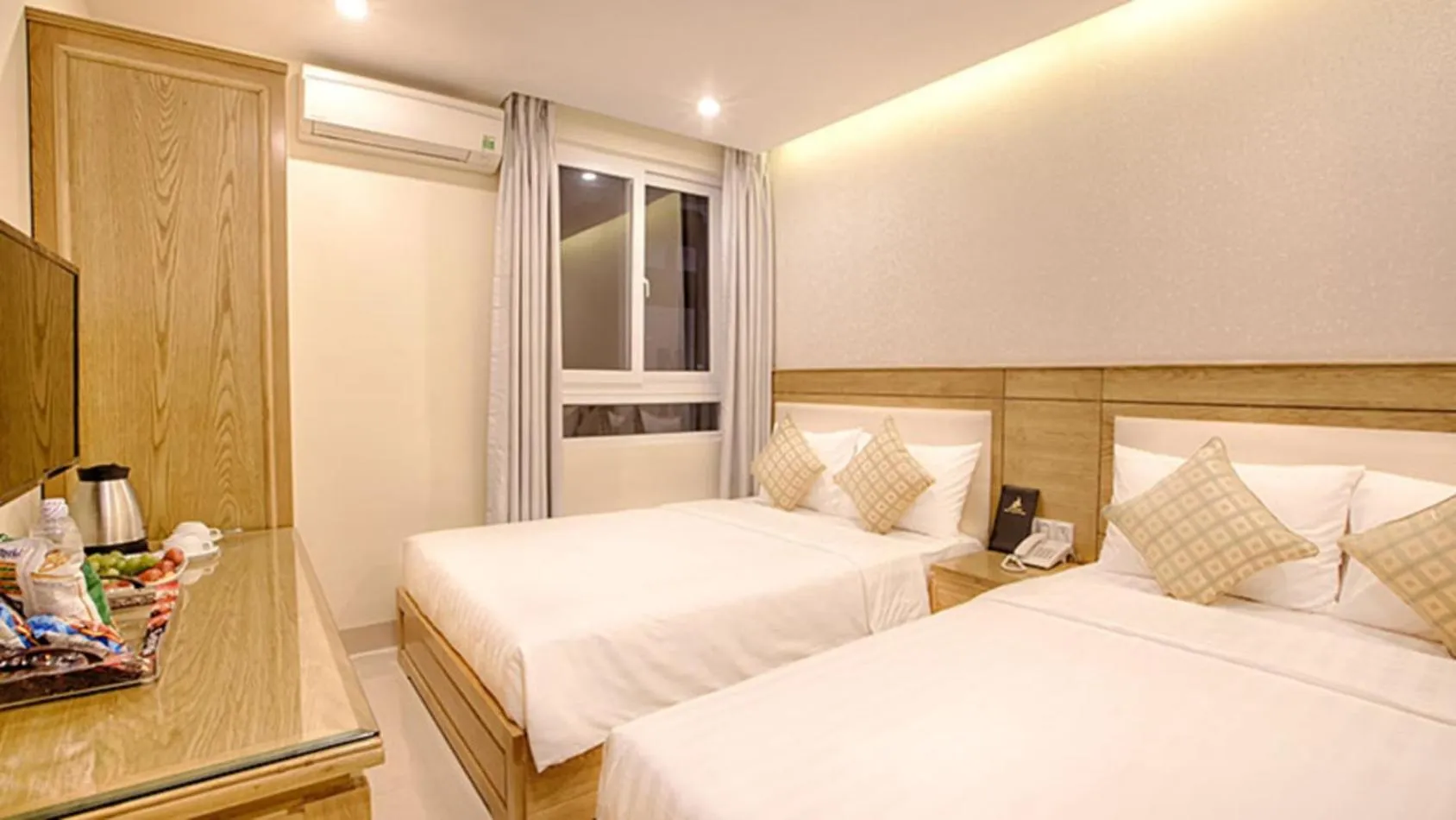 Bed in Sea Castle Hotel