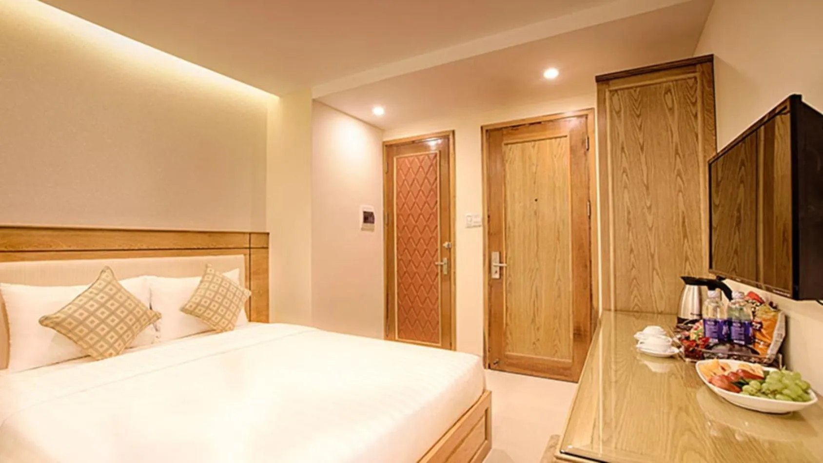 Bed in Sea Castle Hotel