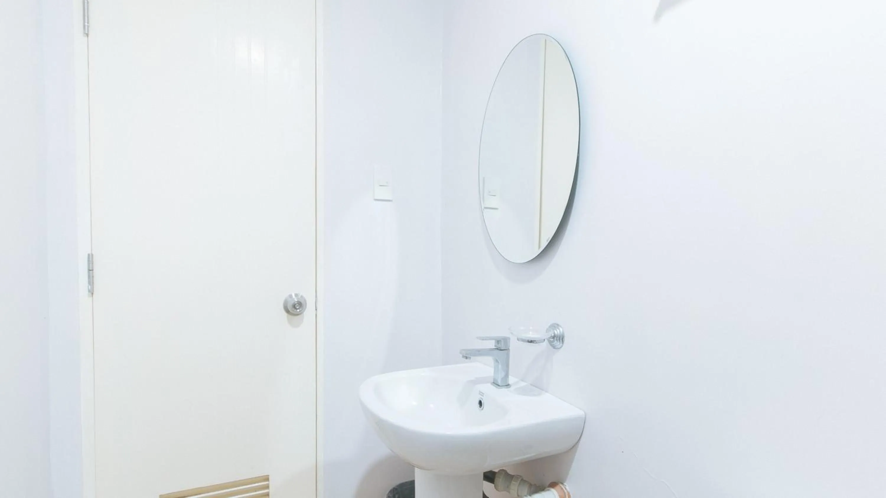 Toilet in Catlea Inn