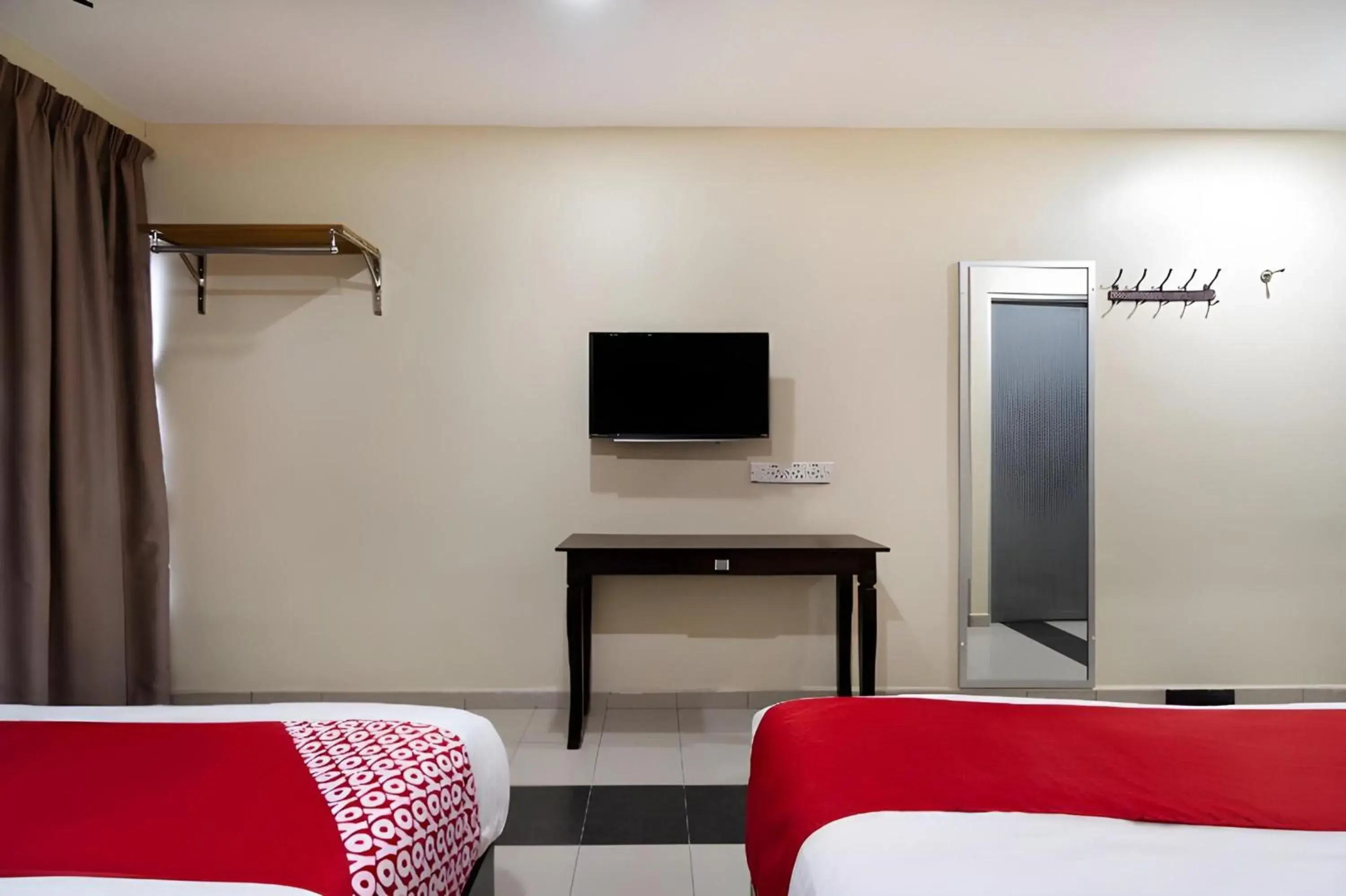 Photo of the whole room, Bed in OYO 89960 Manjung Inn Hotel Photo of the whole room, Bed in OYO 89960 Manjung Inn Hotel