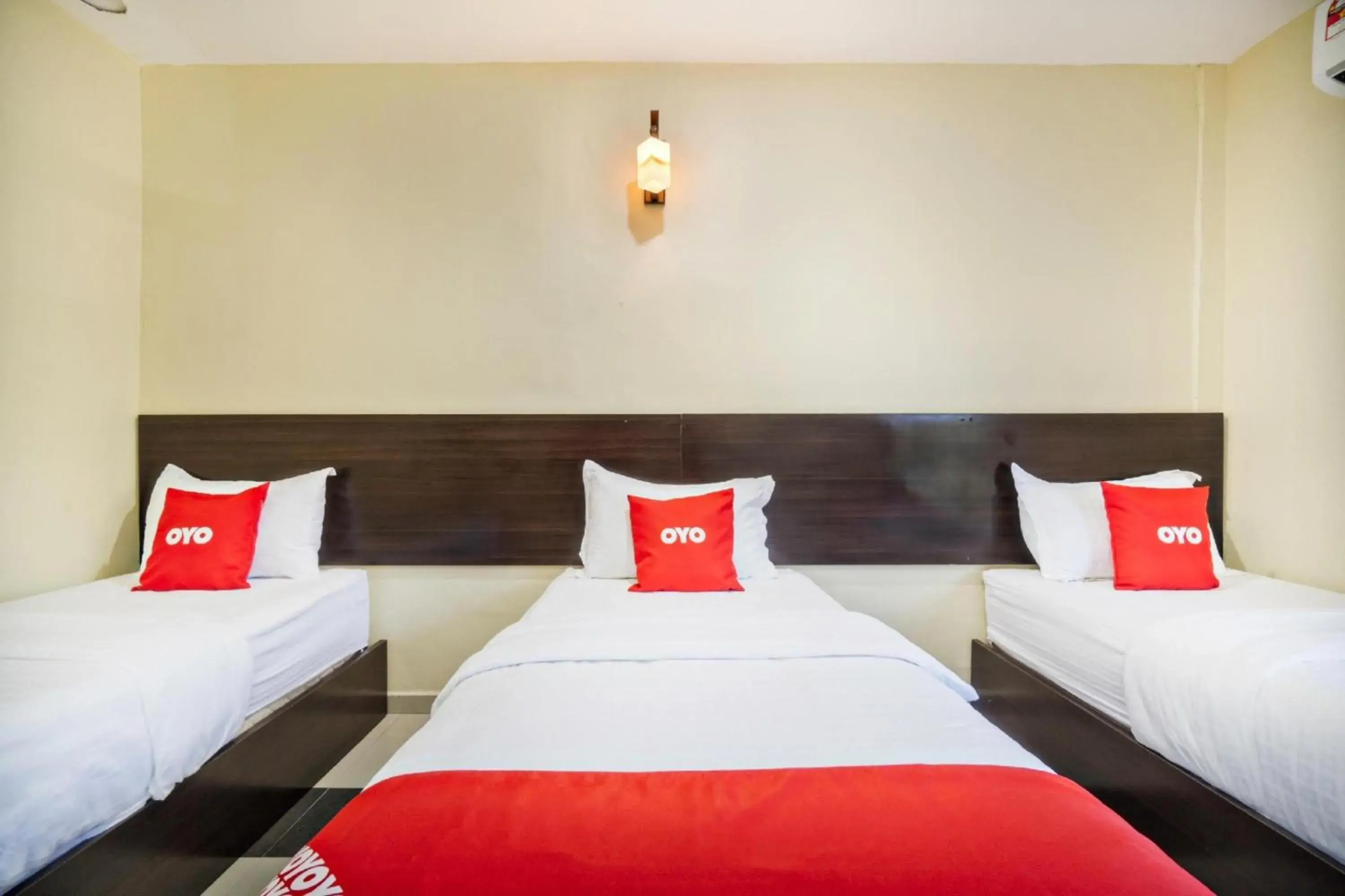 View (from property/room), Bed in OYO 89960 Manjung Inn Hotel View (from property/room), Bed in OYO 89960 Manjung Inn Hotel