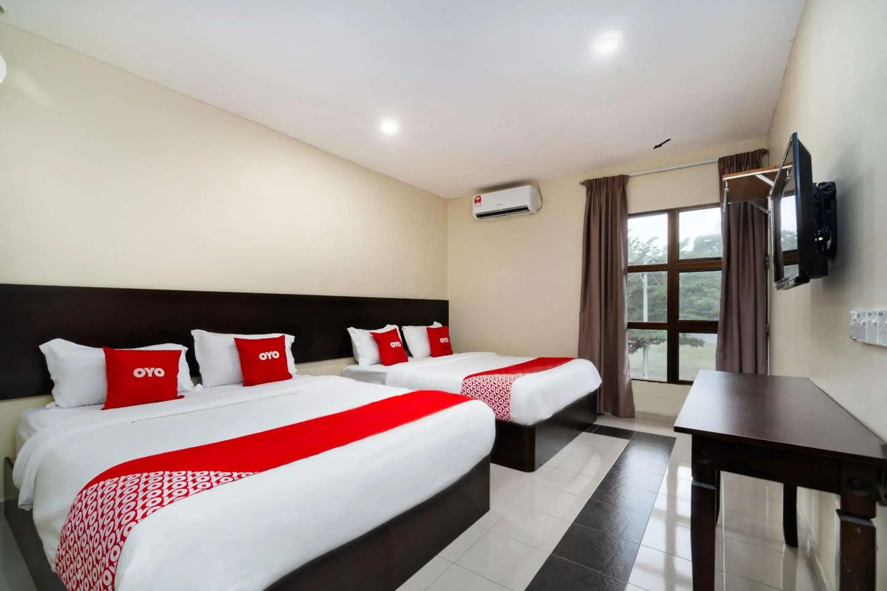 Bedroom, Bed in OYO 89960 Manjung Inn Hotel
