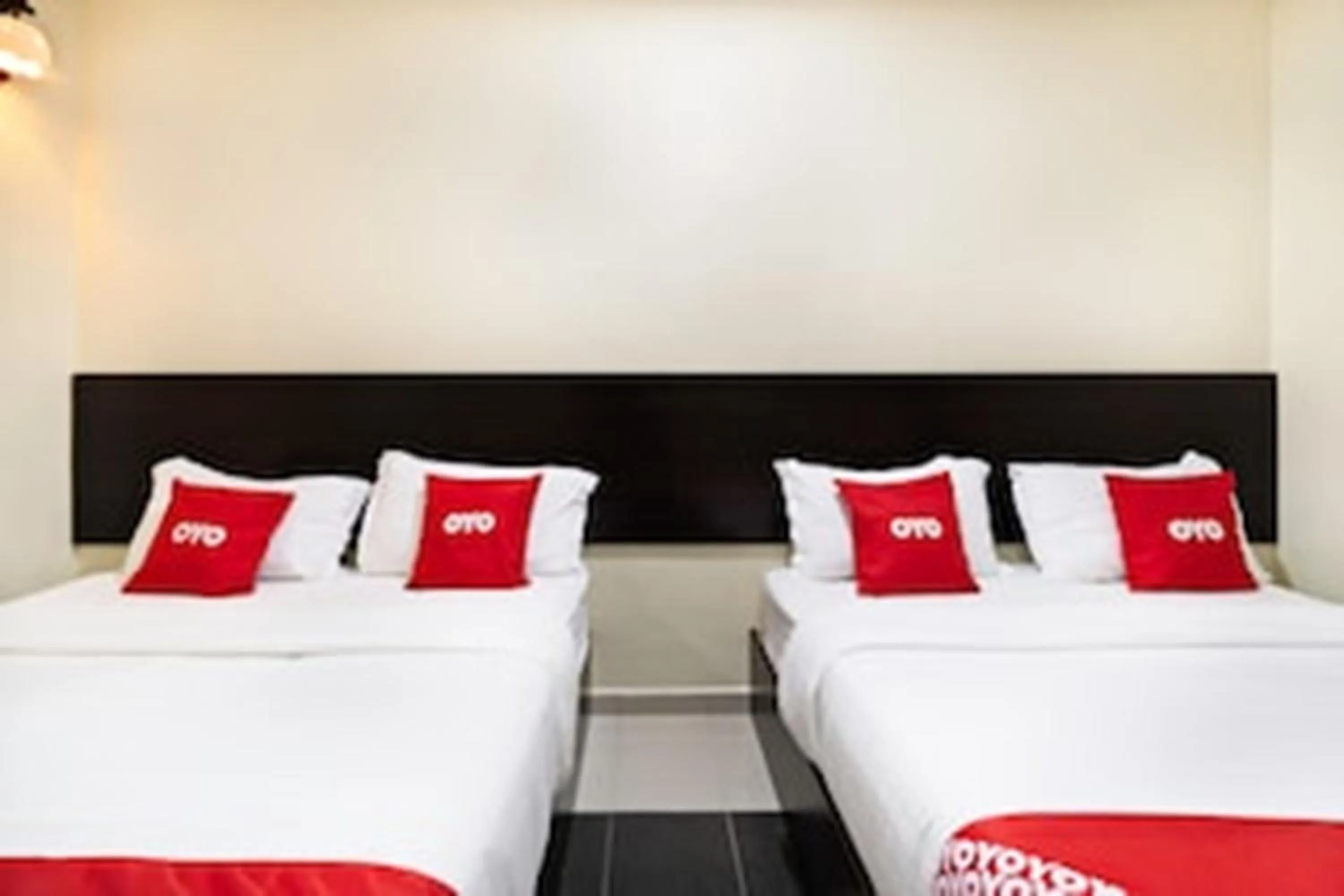 Photo of the whole room, Bed in OYO 89960 Manjung Inn Hotel