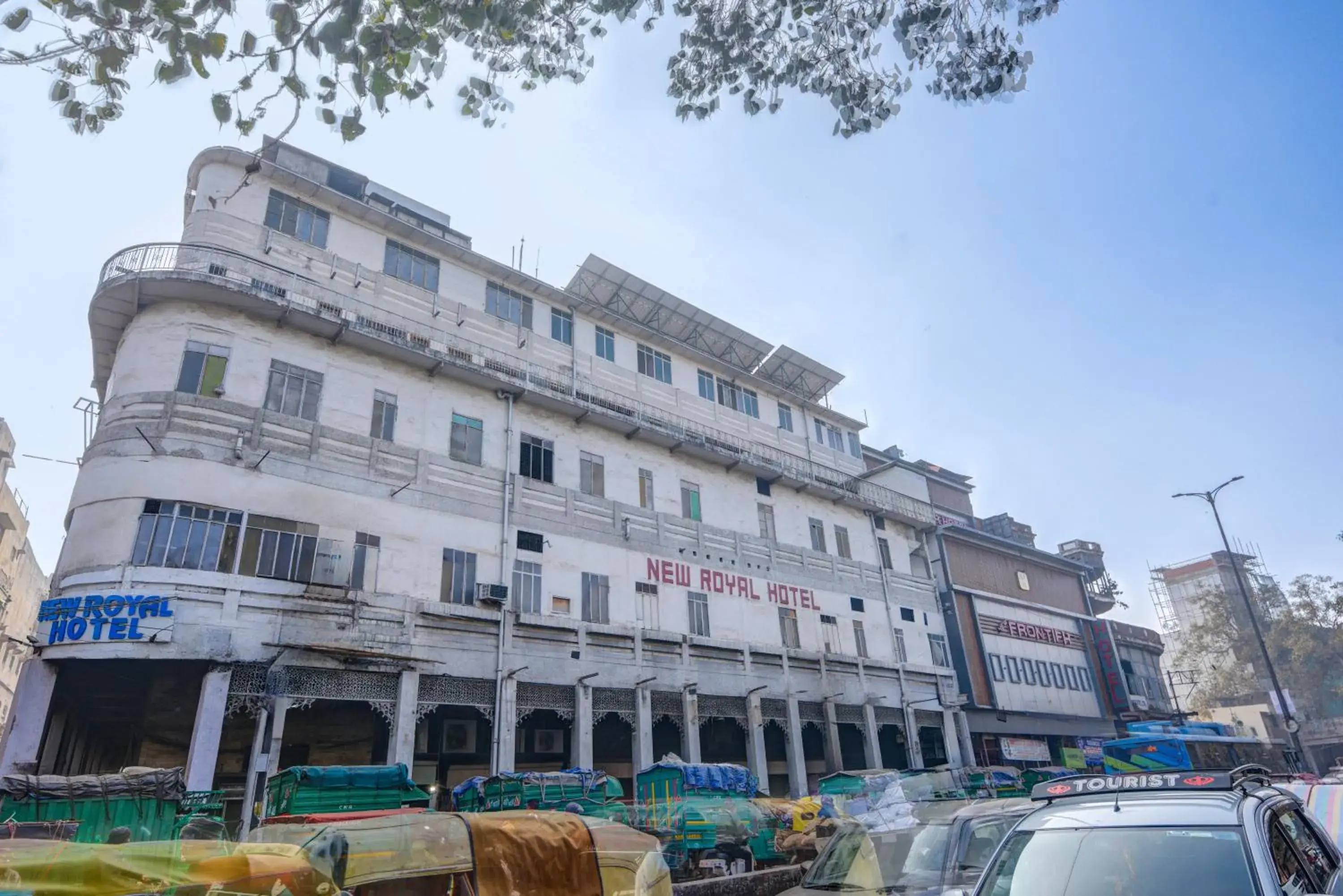 Property building in New Royal Hotel Just Near Old Delhi Railway Station And Chandni Chowk Property building in New Royal Hotel Just Near Old Delhi Railway Station And Chandni Chowk