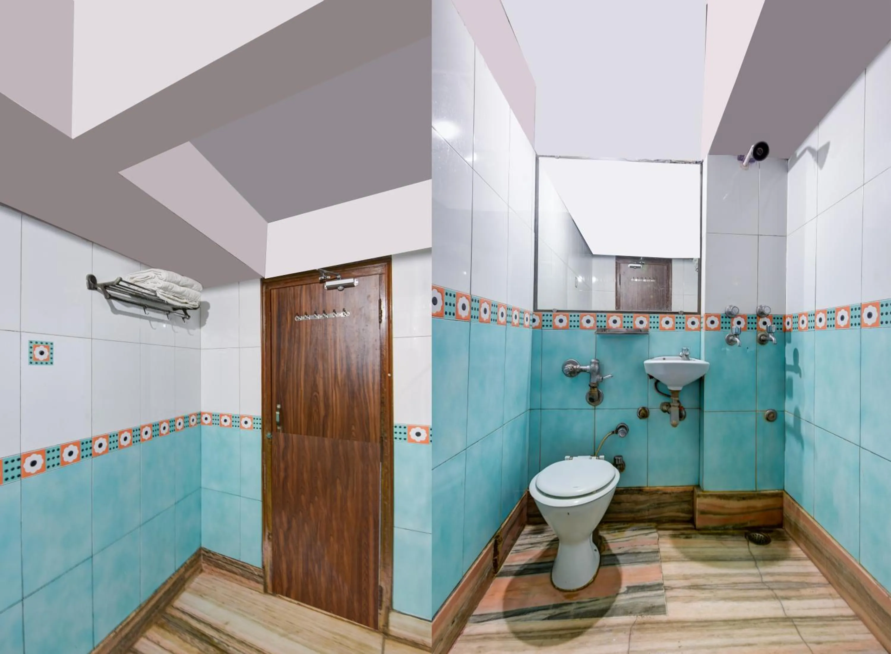 Toilet in New Royal Hotel Just Near Old Delhi Railway Station And Chandni Chowk