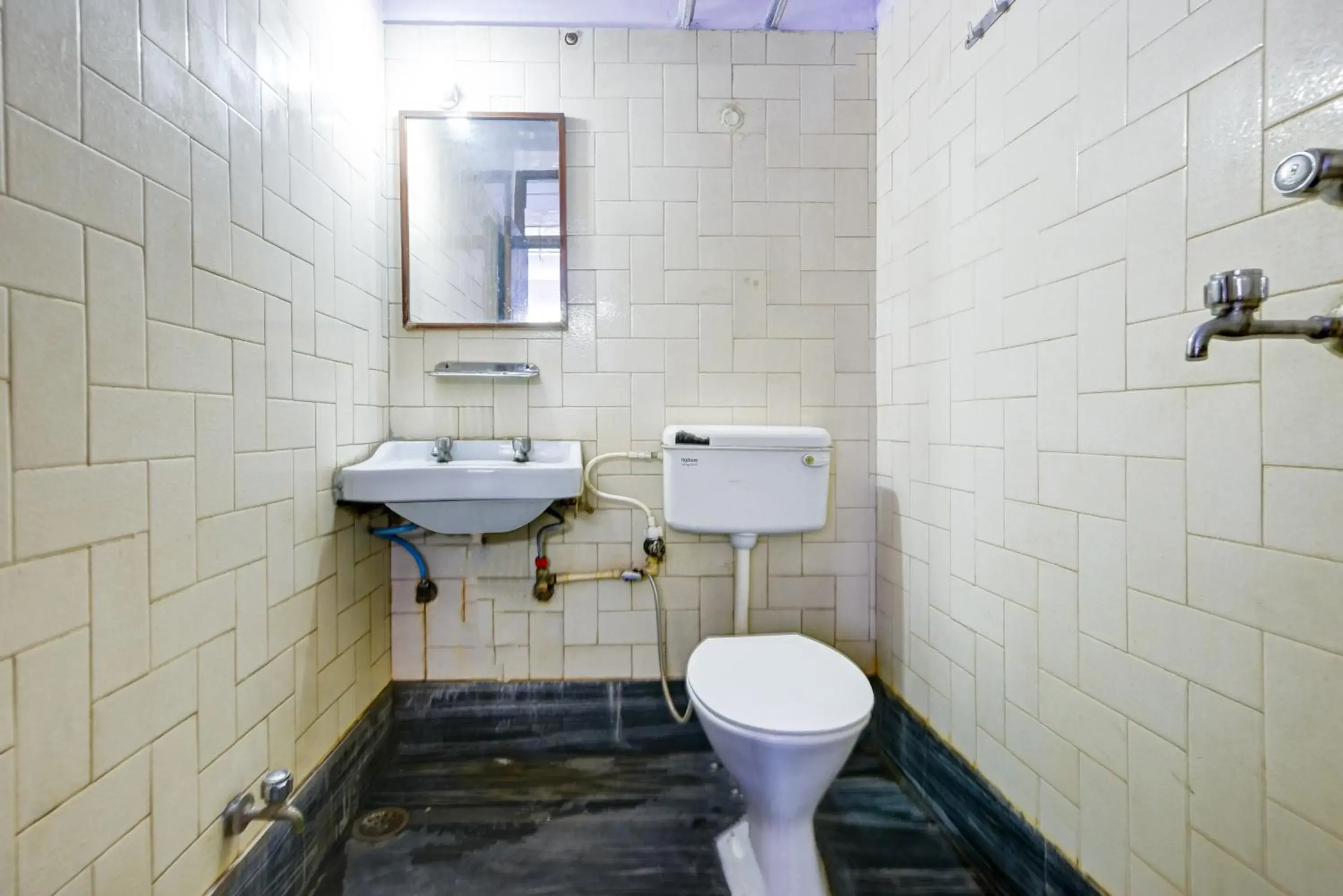 Suite with City View - single occupancy in New Royal Hotel Just Near Old Delhi Railway Station And Chandni Chowk Suite with City View - single occupancy in New Royal Hotel Just Near Old Delhi Railway Station And Chandni Chowk