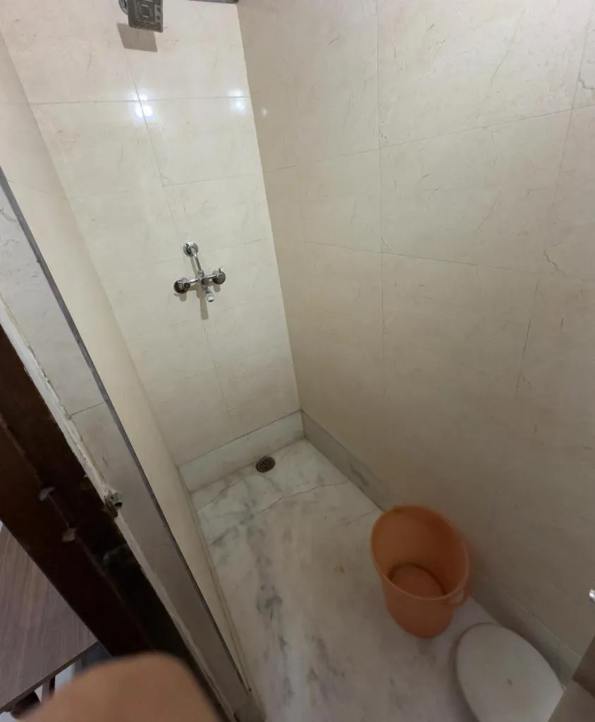 Bathroom in New Royal Hotel