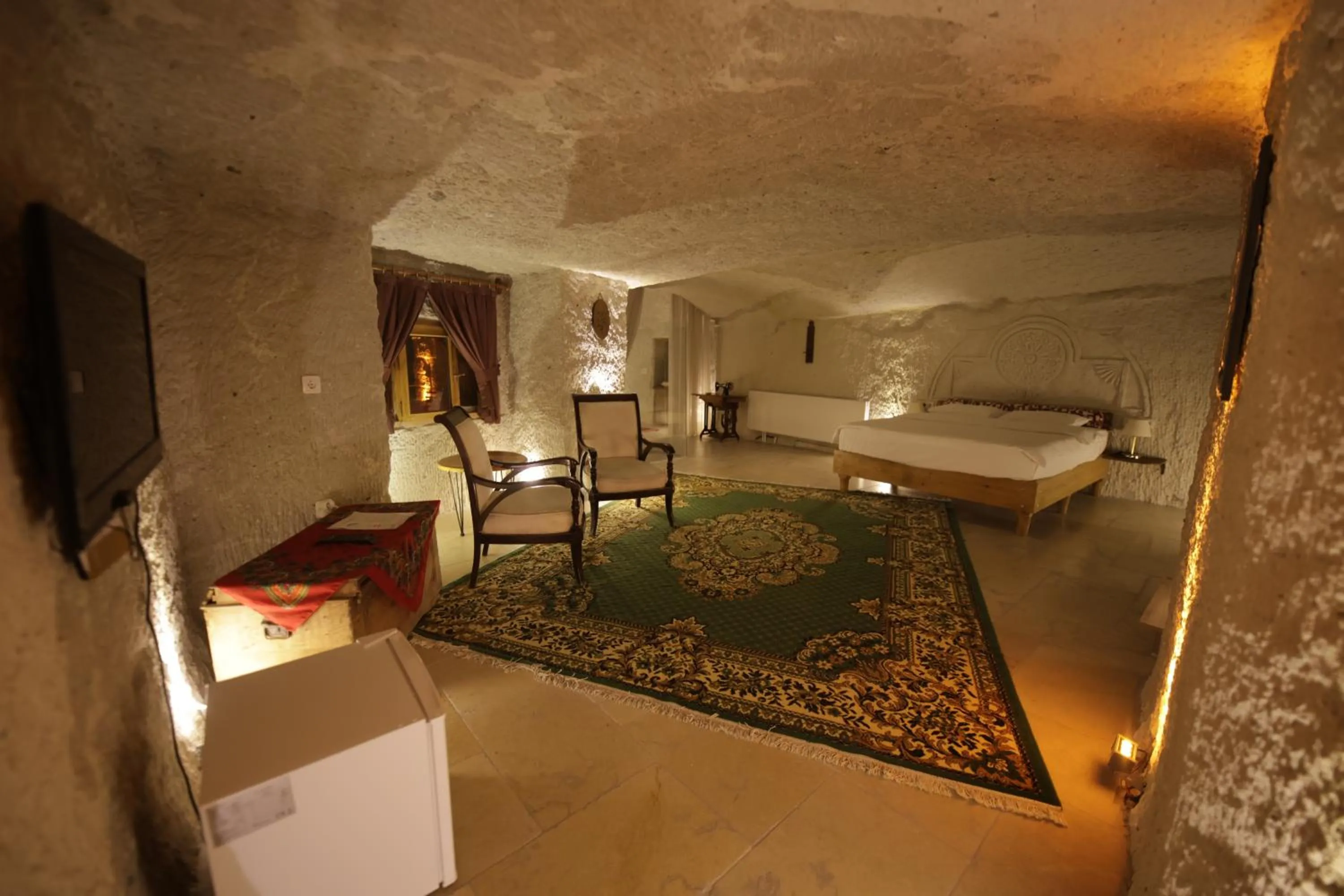 Bedroom, Bed in My Cave Suites