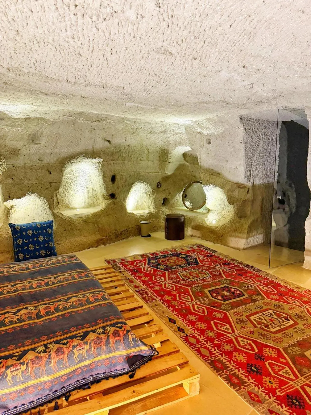 Bedroom in My Cave Suites