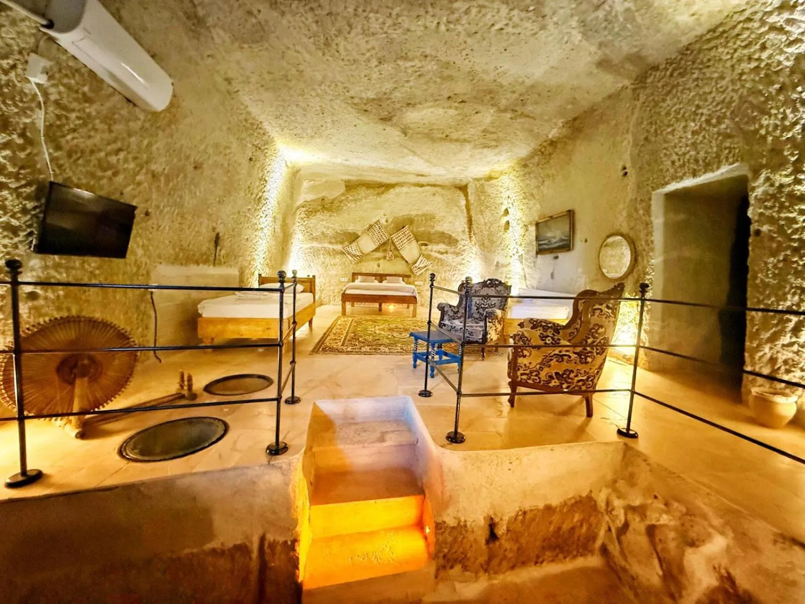 Bedroom, Bed in My Cave Suites