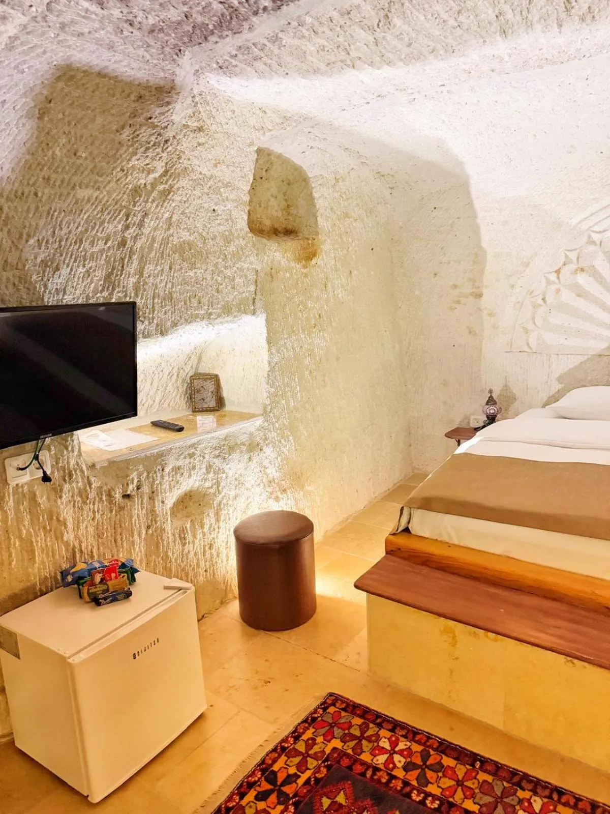 Bedroom, Bed in My Cave Suites