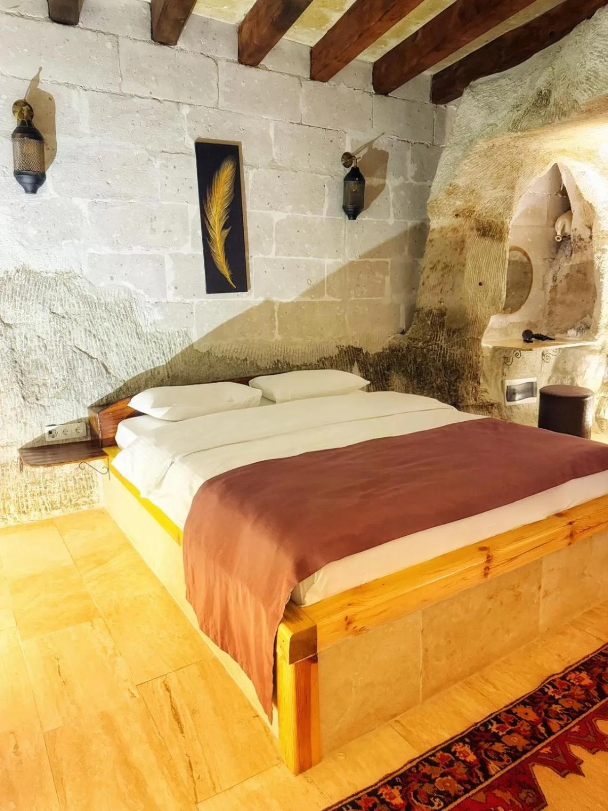 Bedroom, Bed in My Cave Suites