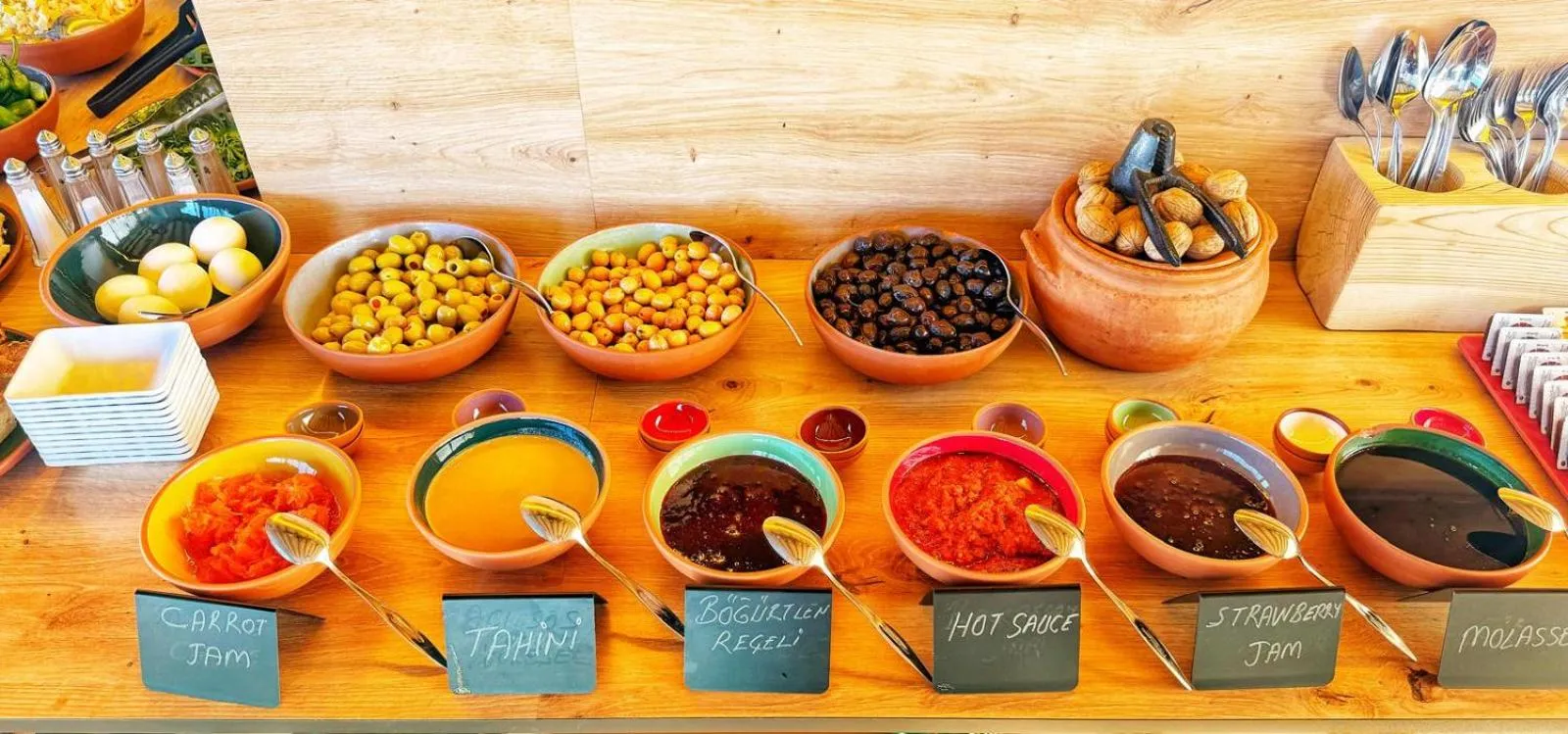 Breakfast in My Cave Suites