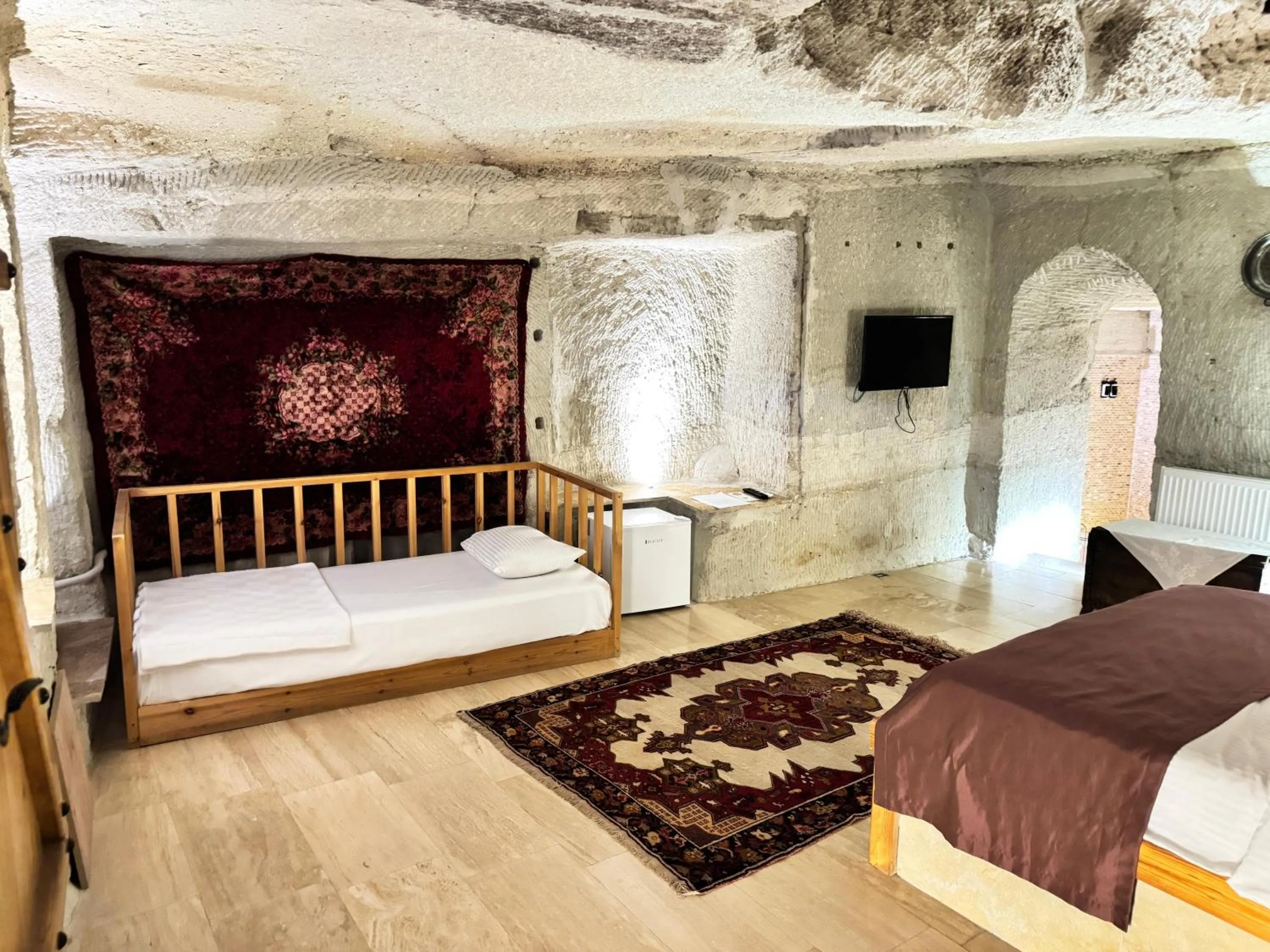 Bedroom, Bed in My Cave Suites