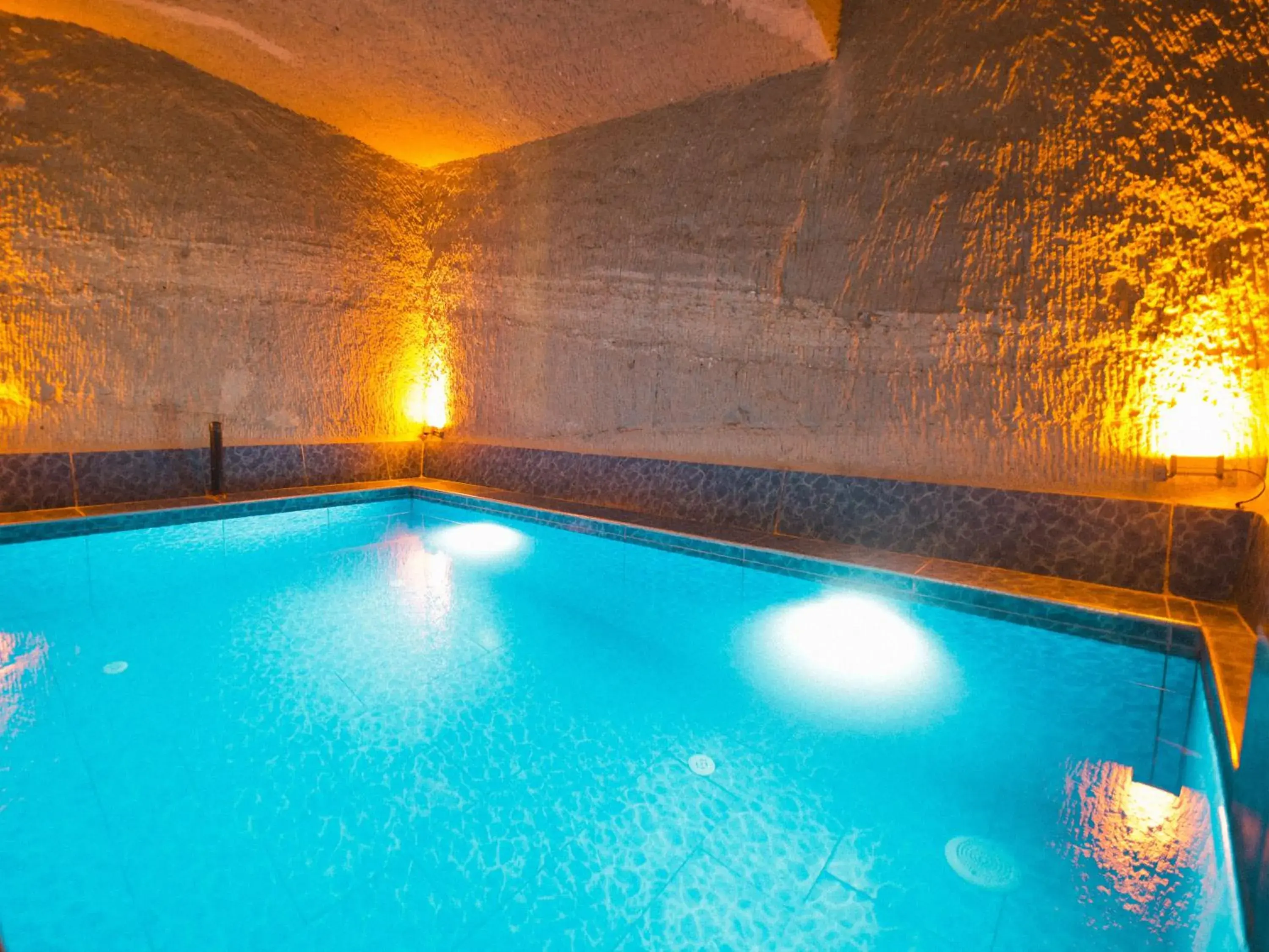 Swimming pool in My Cave Suites Swimming pool in My Cave Suites