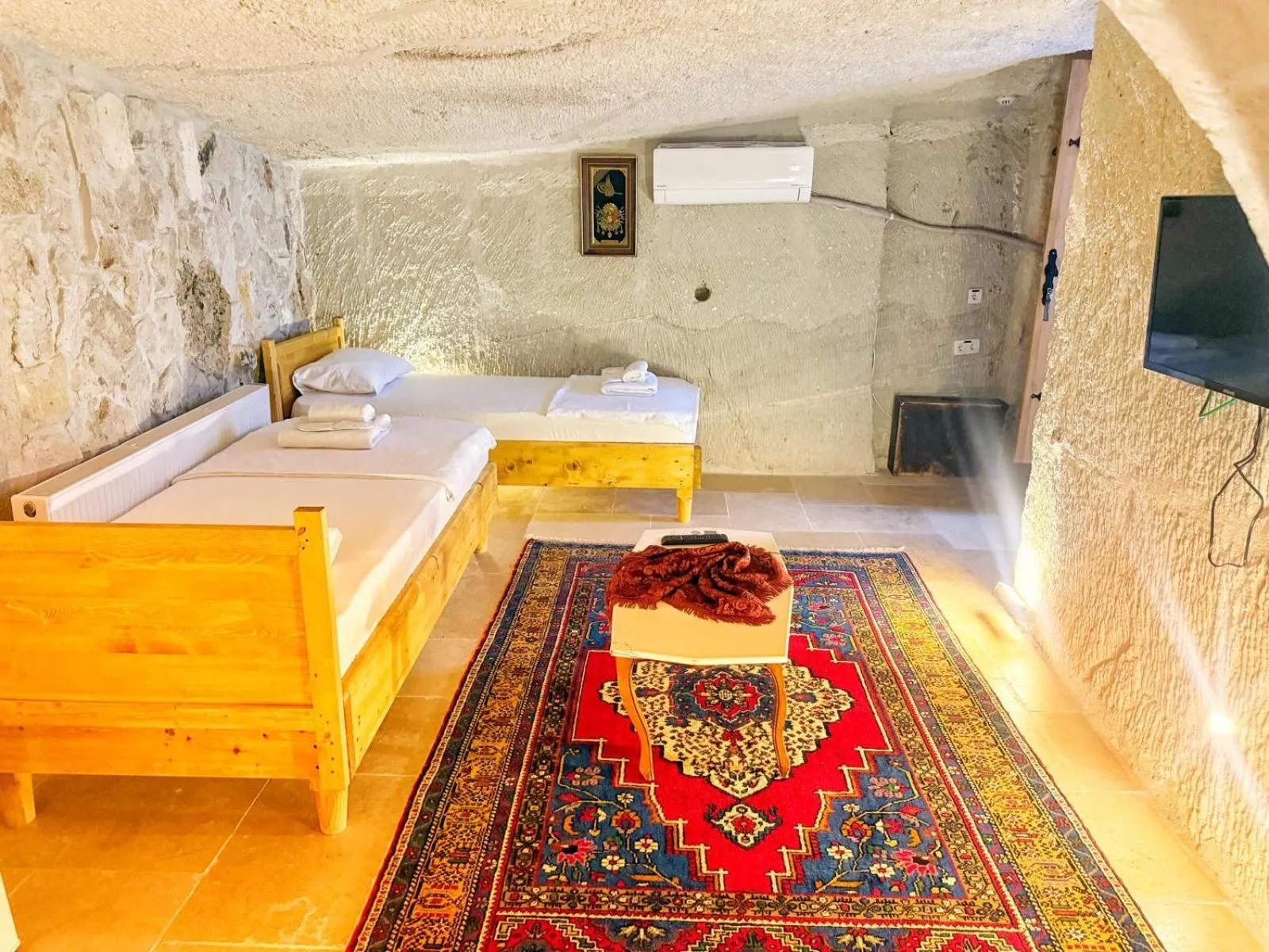 Bedroom, Bed in My Cave Suites