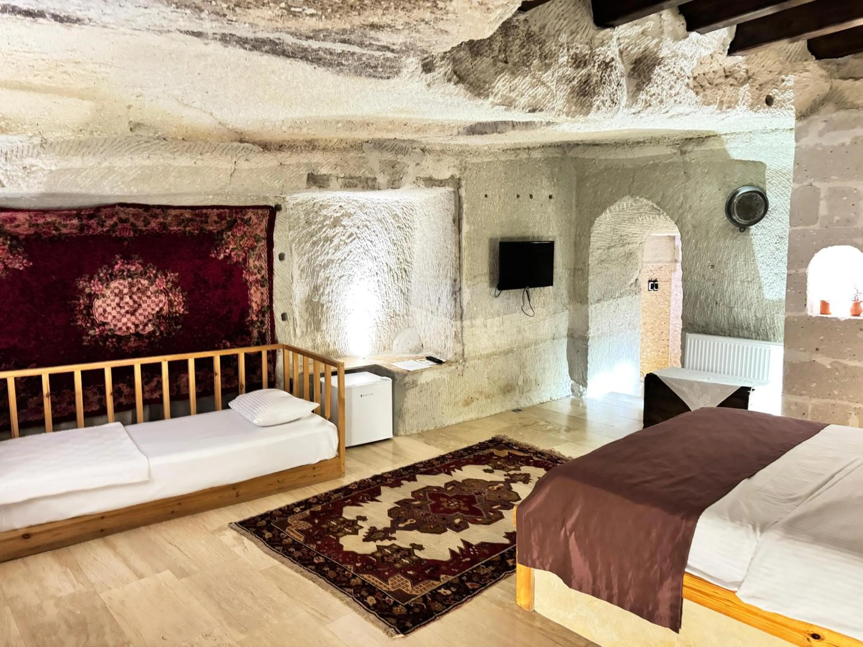 Bedroom, Bed in My Cave Suites