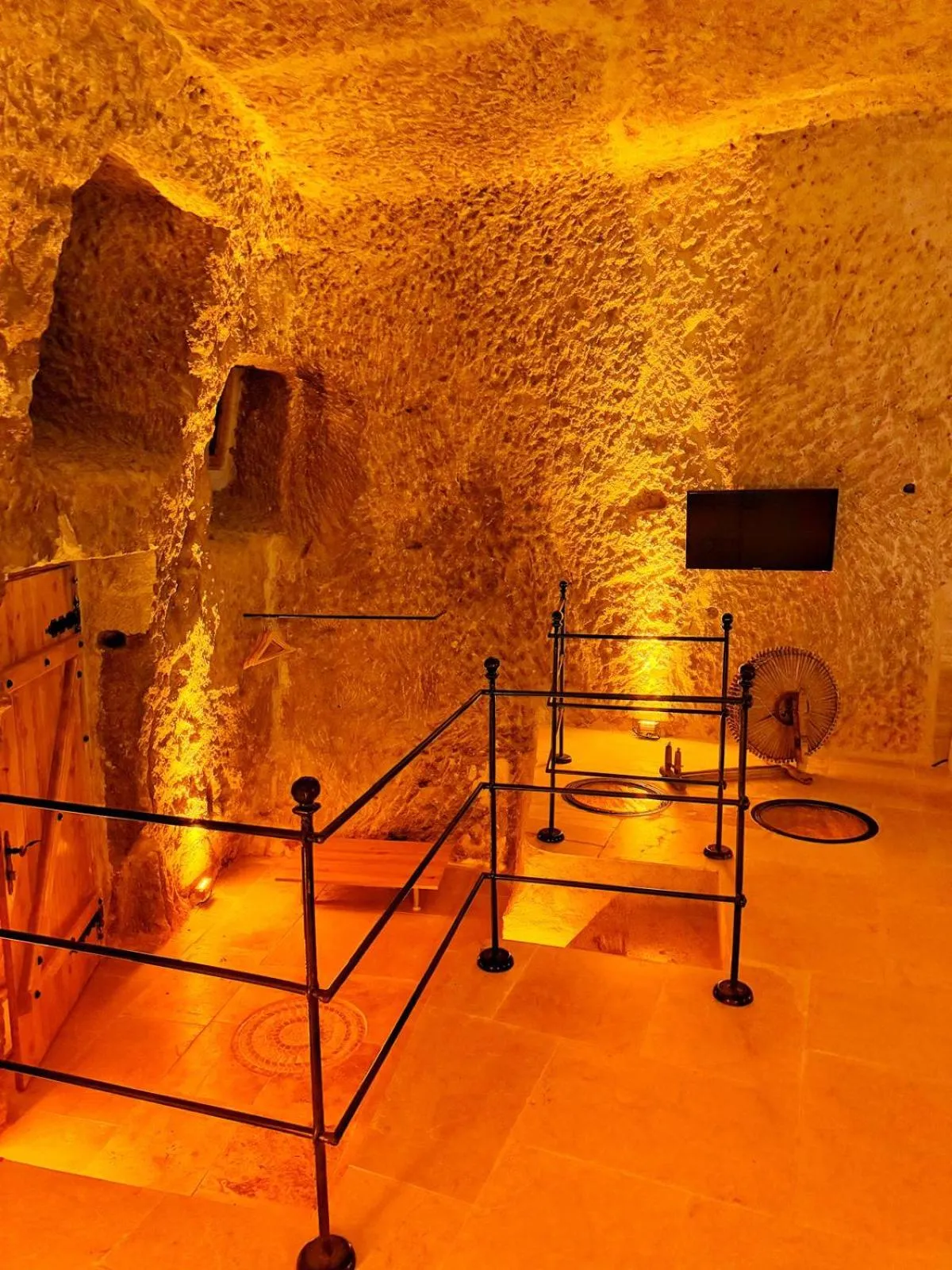 TV and multimedia in My Cave Suites