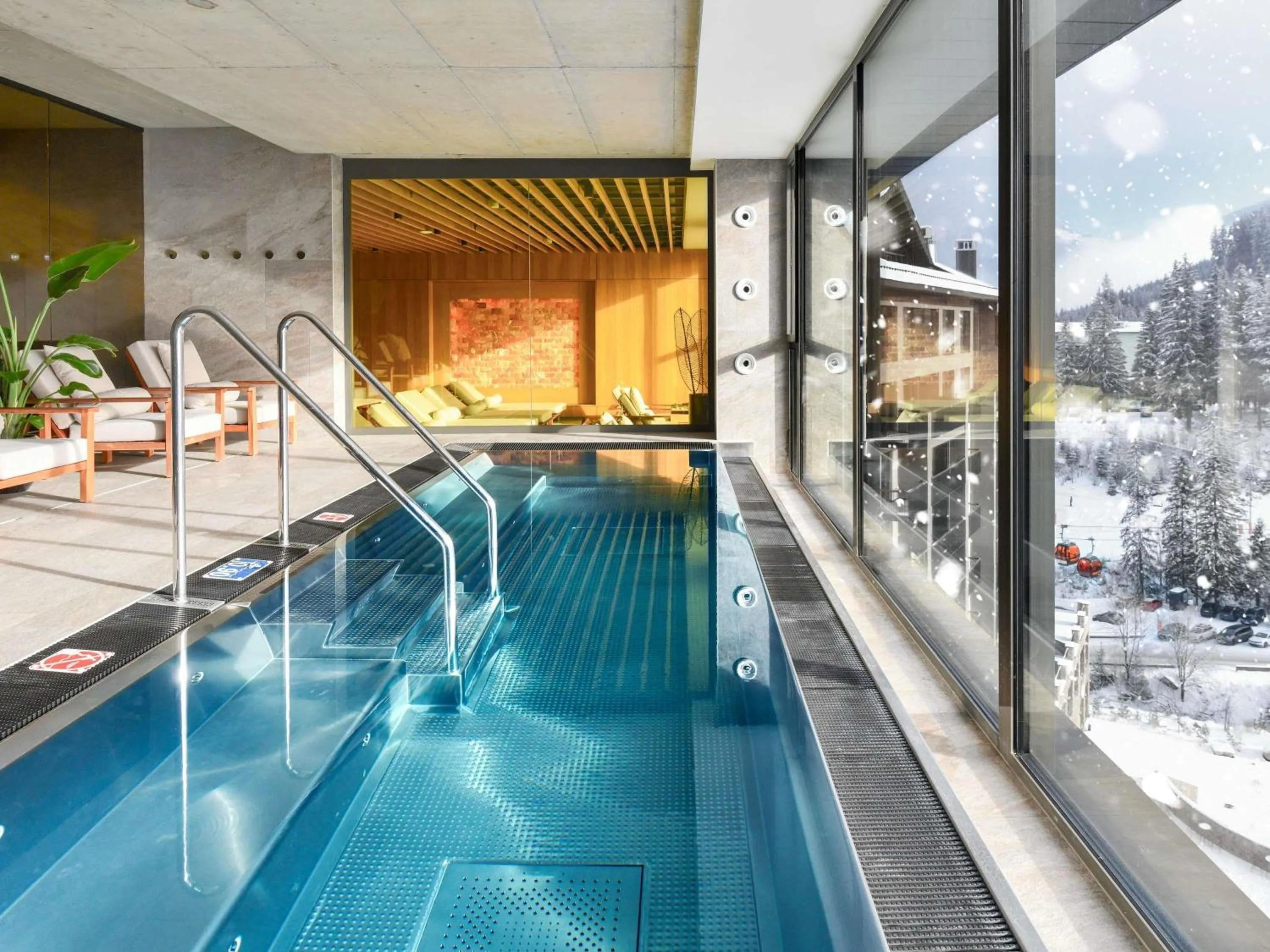 Pool view in Swissôtel Damian Jasna