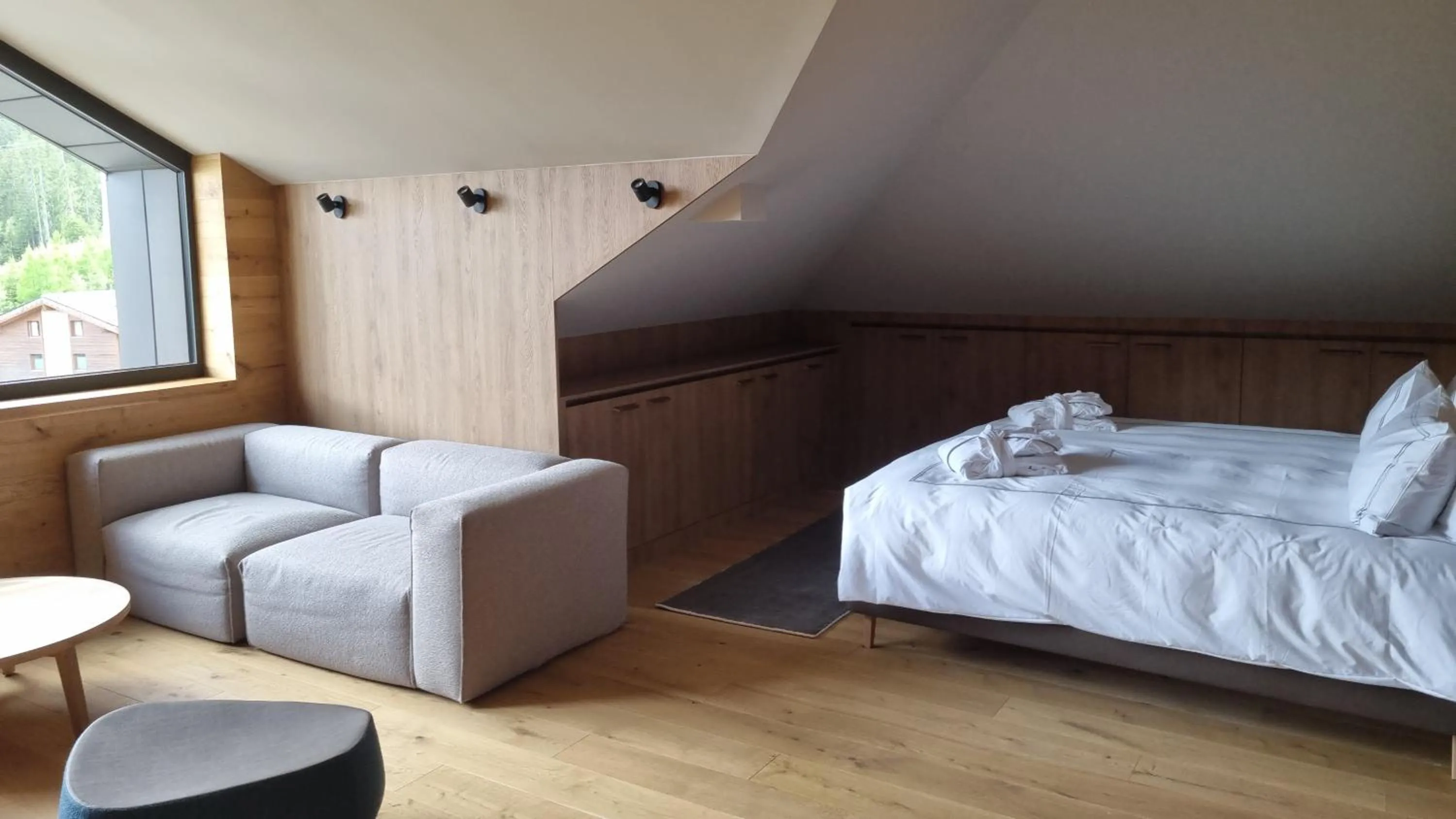 Bedroom, Bed in Swissôtel Damian Jasna