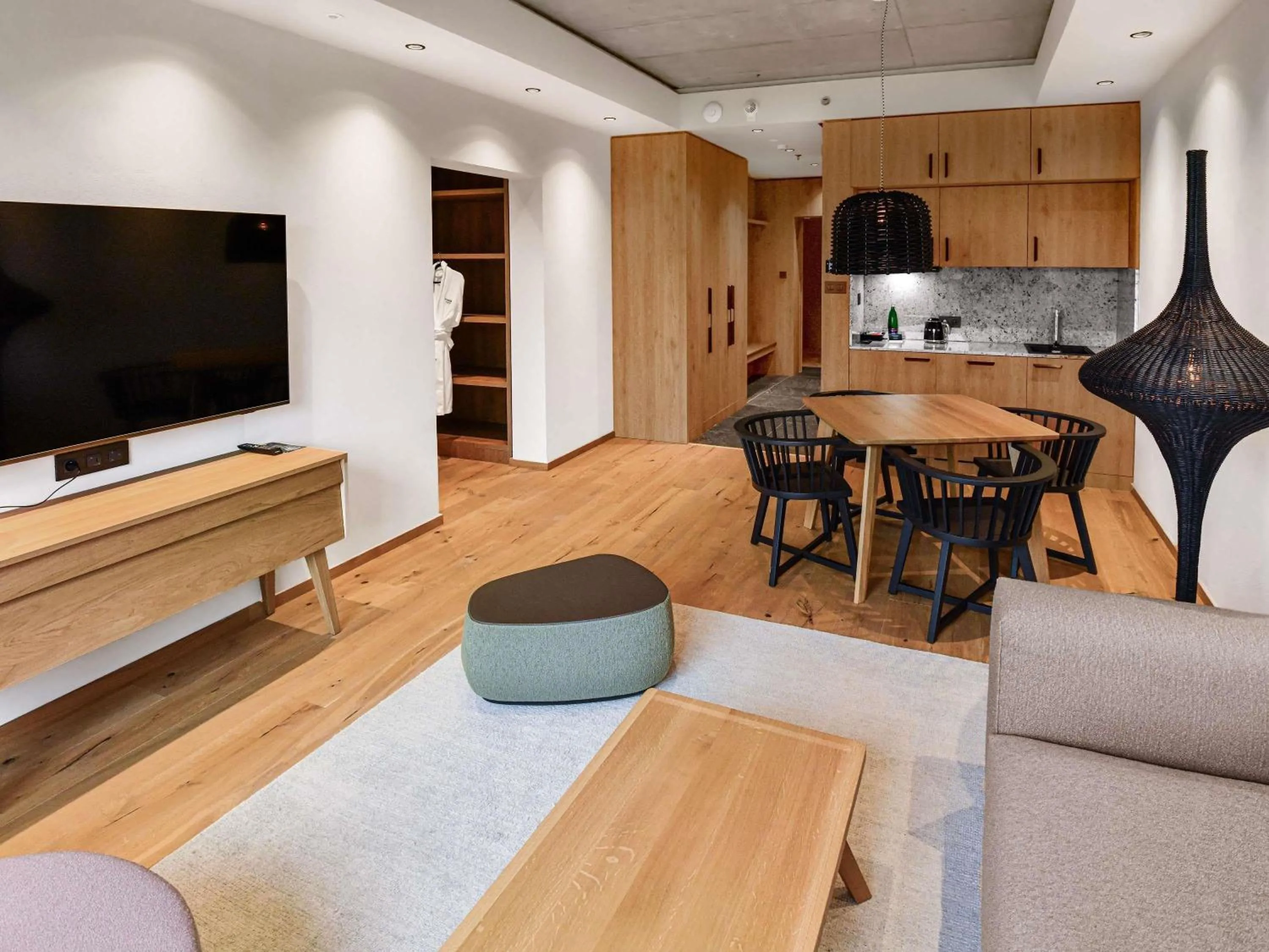 Bedroom in Swissôtel Damian Jasna