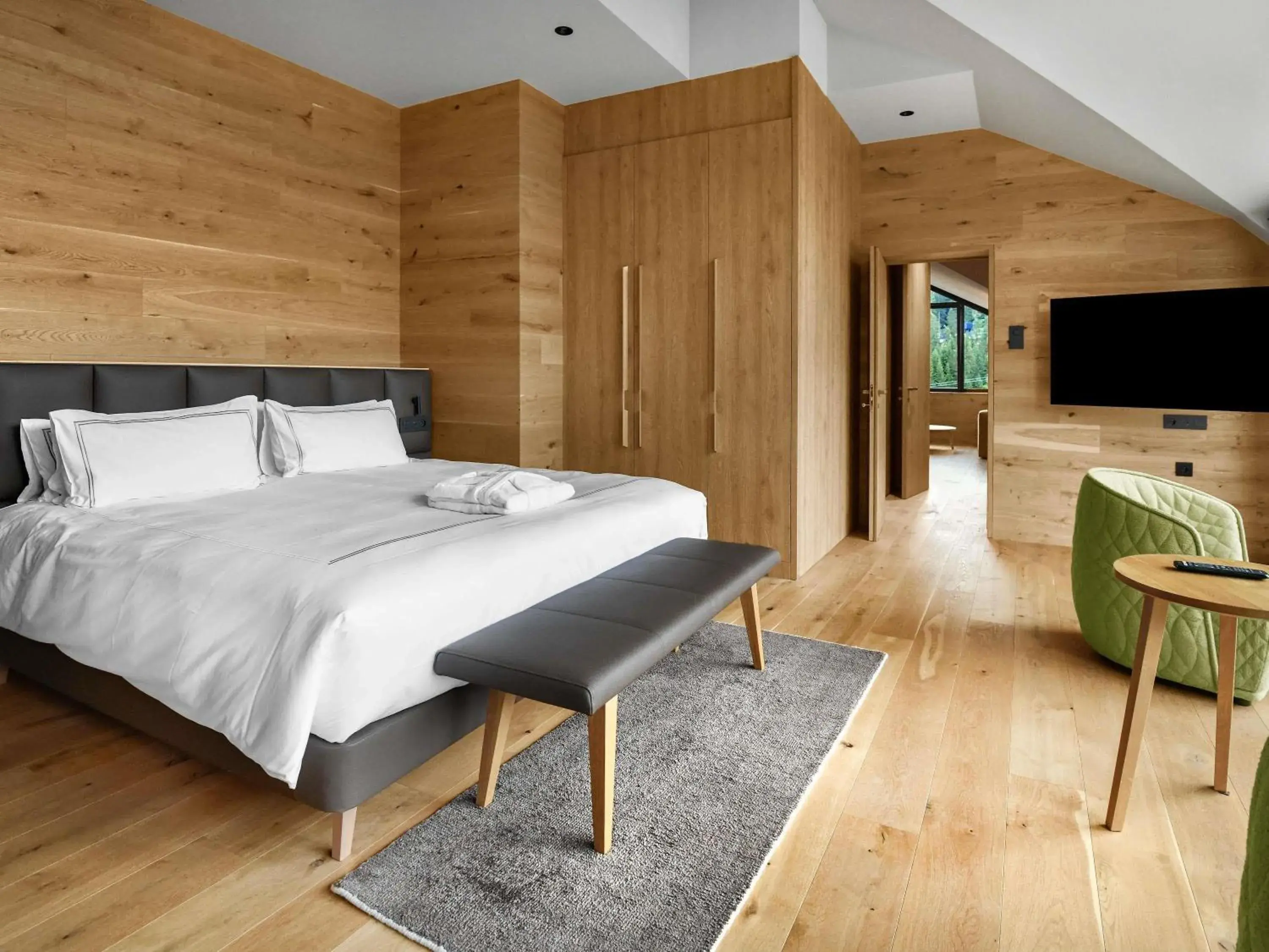 Bedroom, Bed in Swissôtel Damian Jasna Bedroom, Bed in Swissôtel Damian Jasna