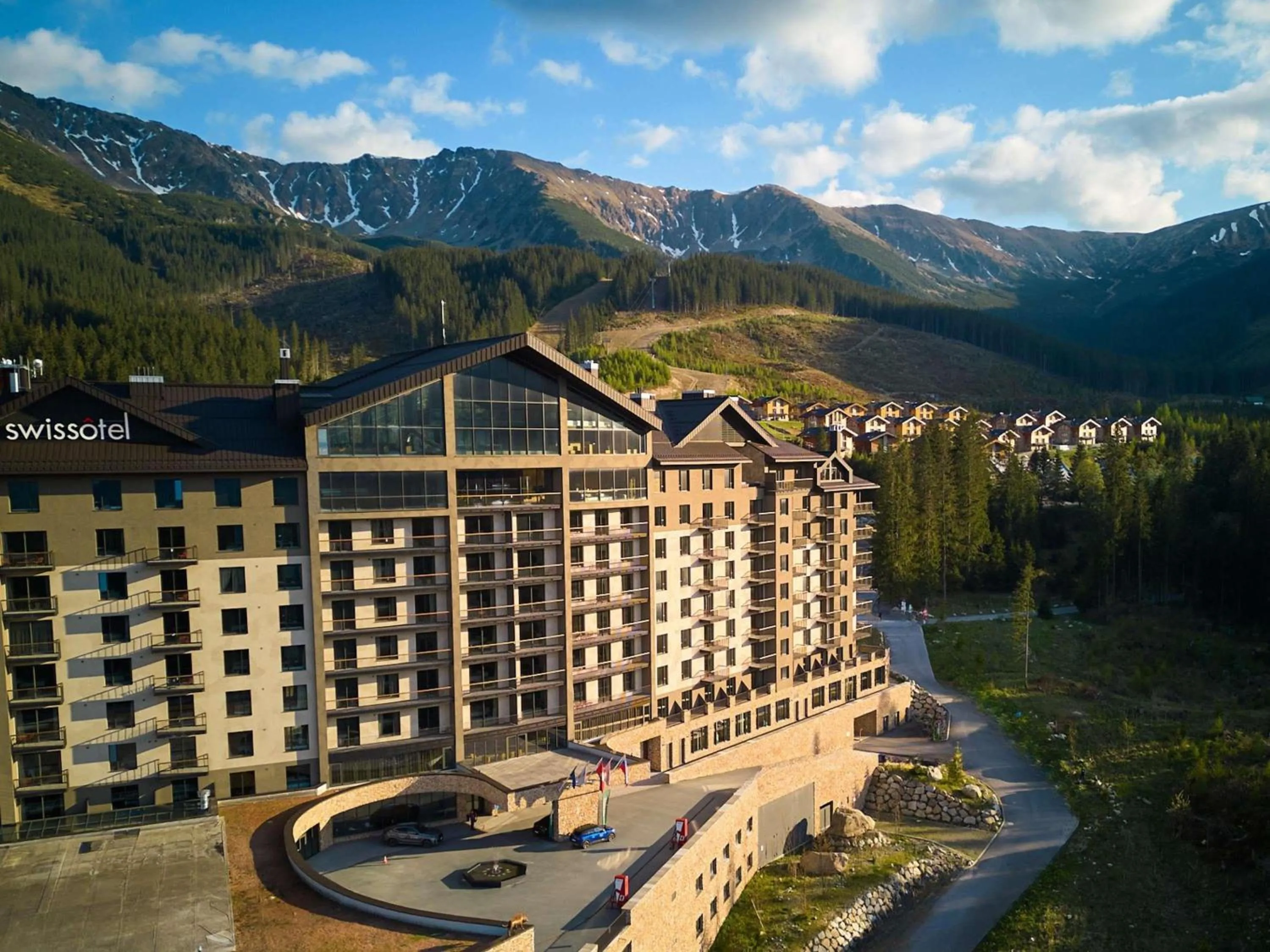 Property building in Swissôtel Damian Jasna