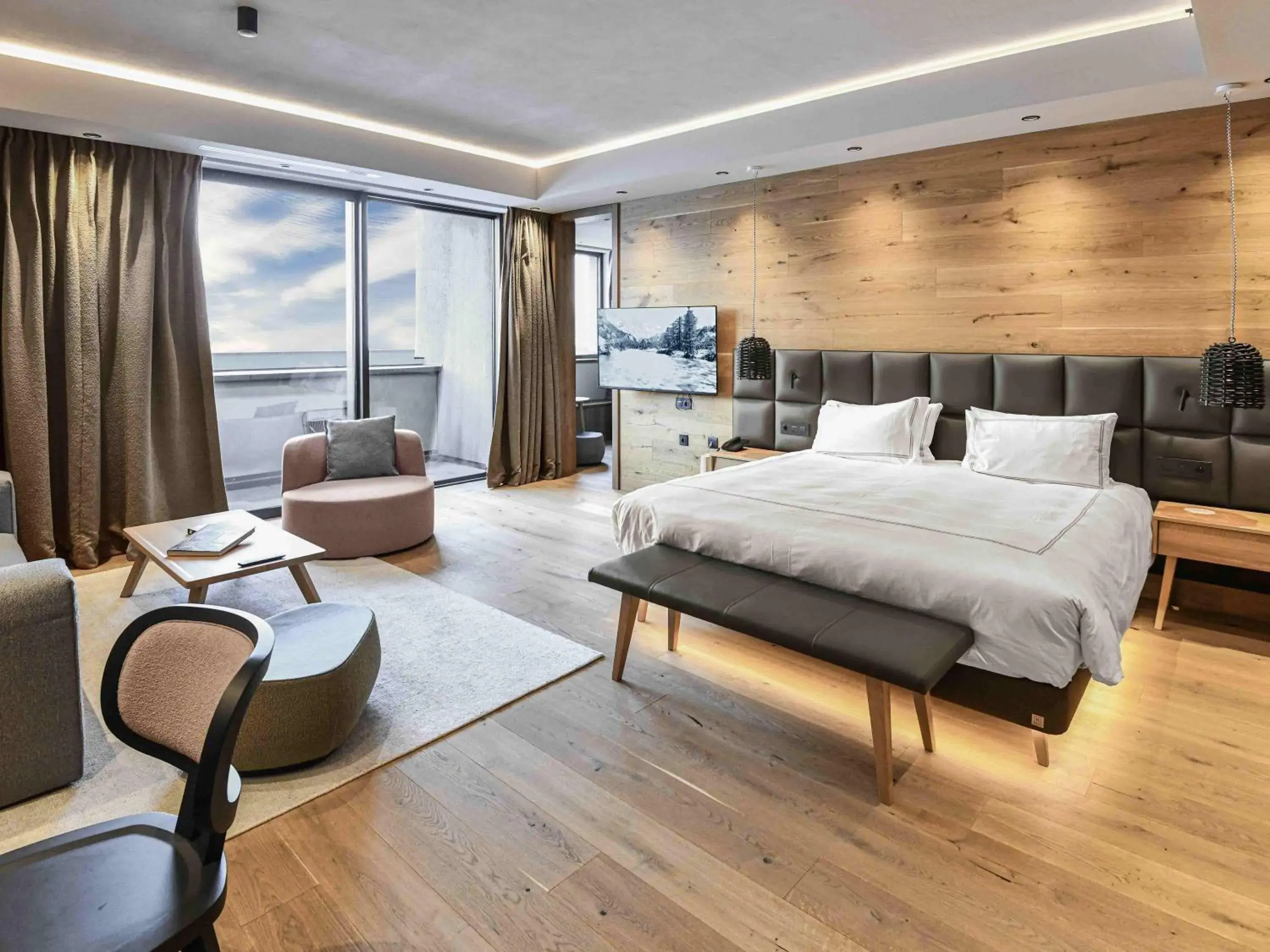 Bedroom, Bed in Swissôtel Damian Jasna Bedroom, Bed in Swissôtel Damian Jasna