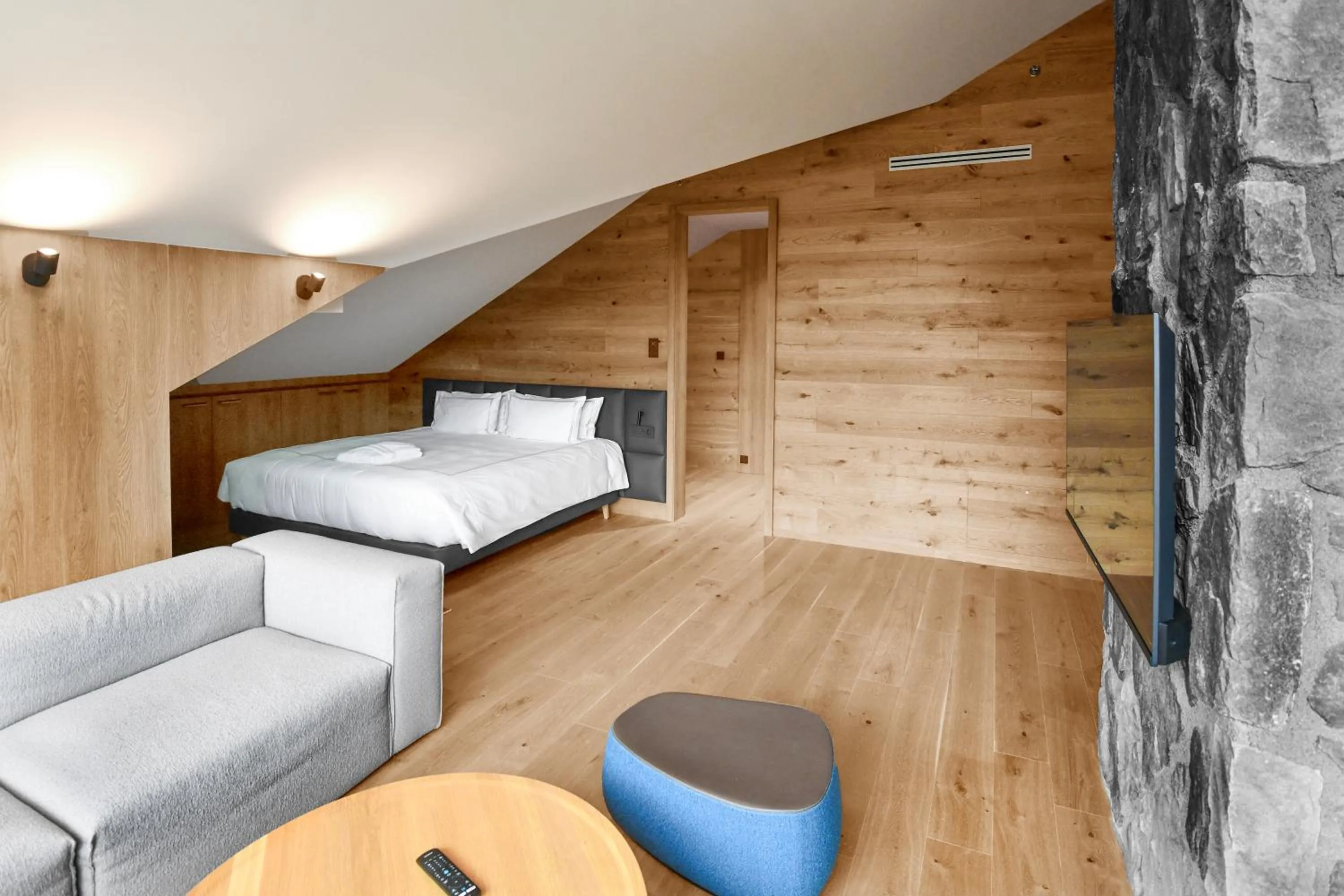 Bedroom, Bed in Swissôtel Damian Jasna