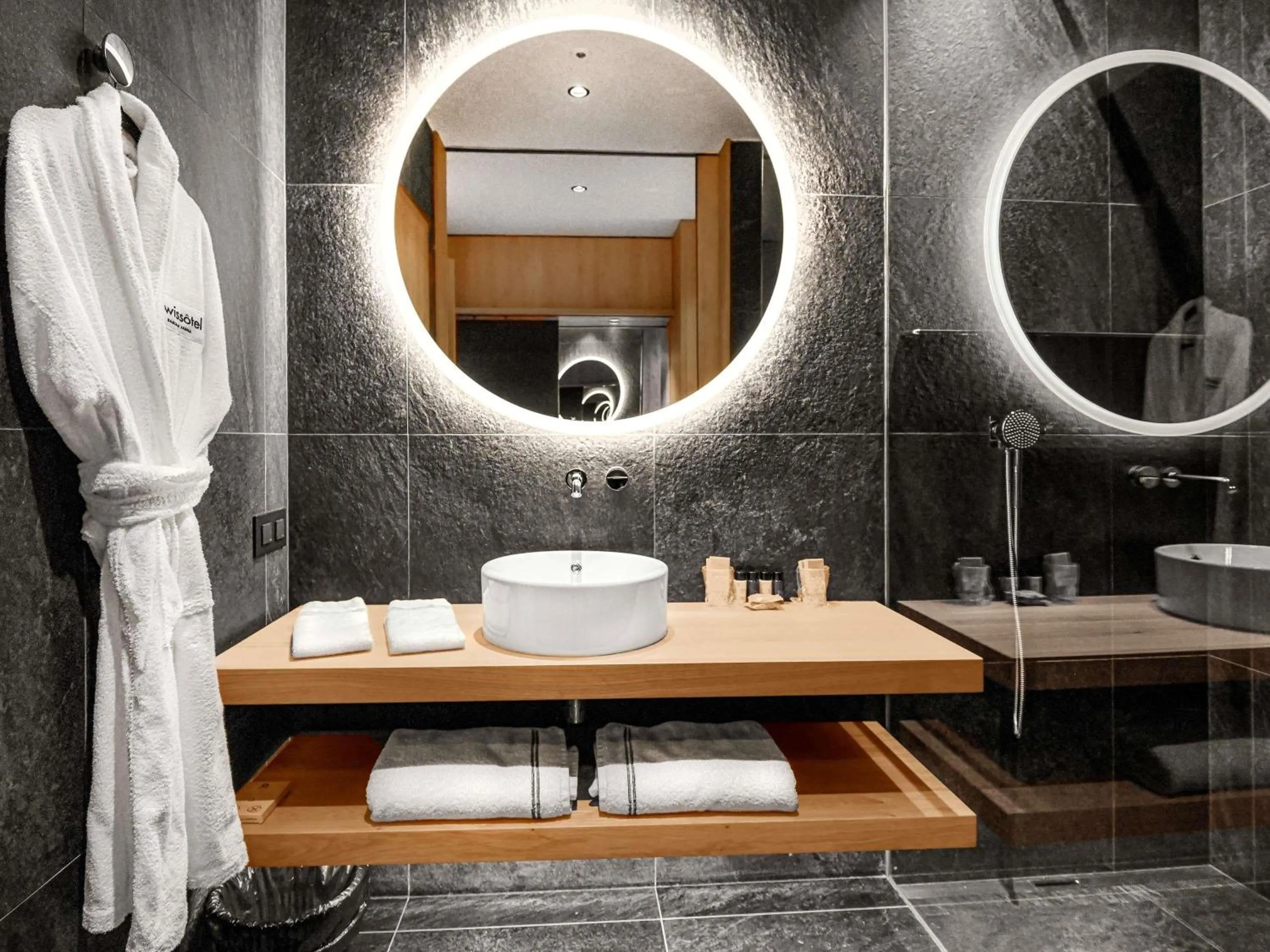 Bedroom in Swissôtel Damian Jasna