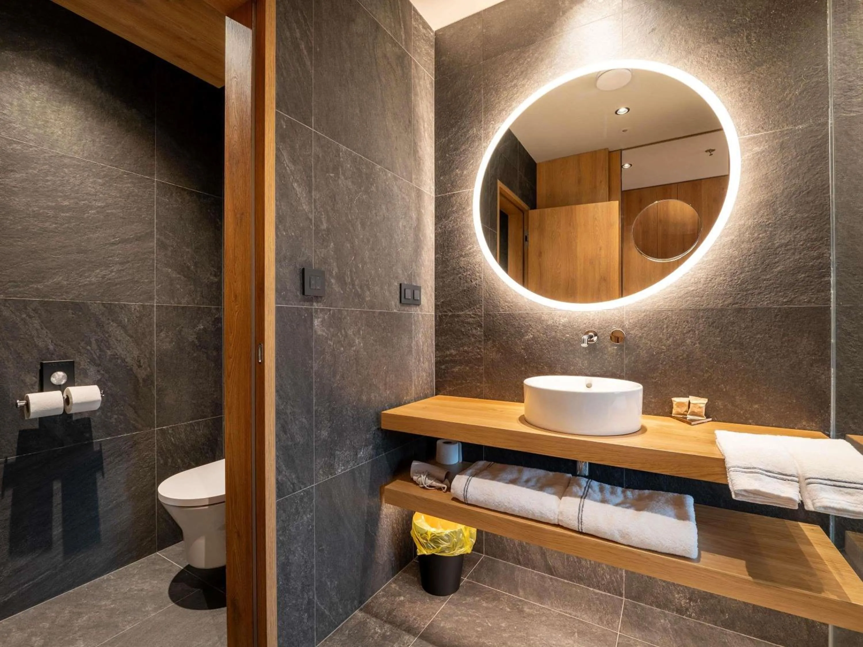 Bedroom in Swissôtel Damian Jasna