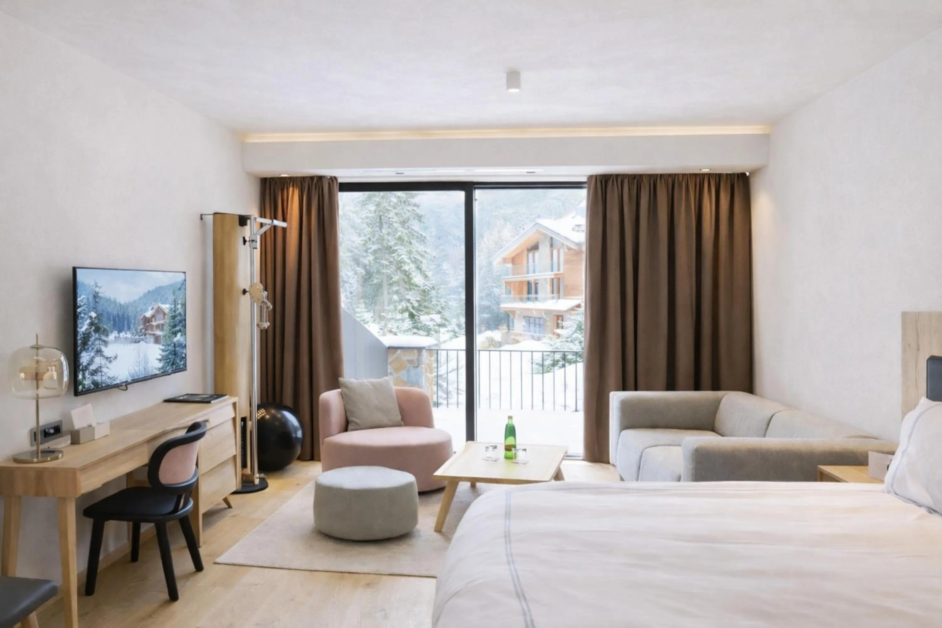 Bedroom, Bed in Swissôtel Damian Jasna