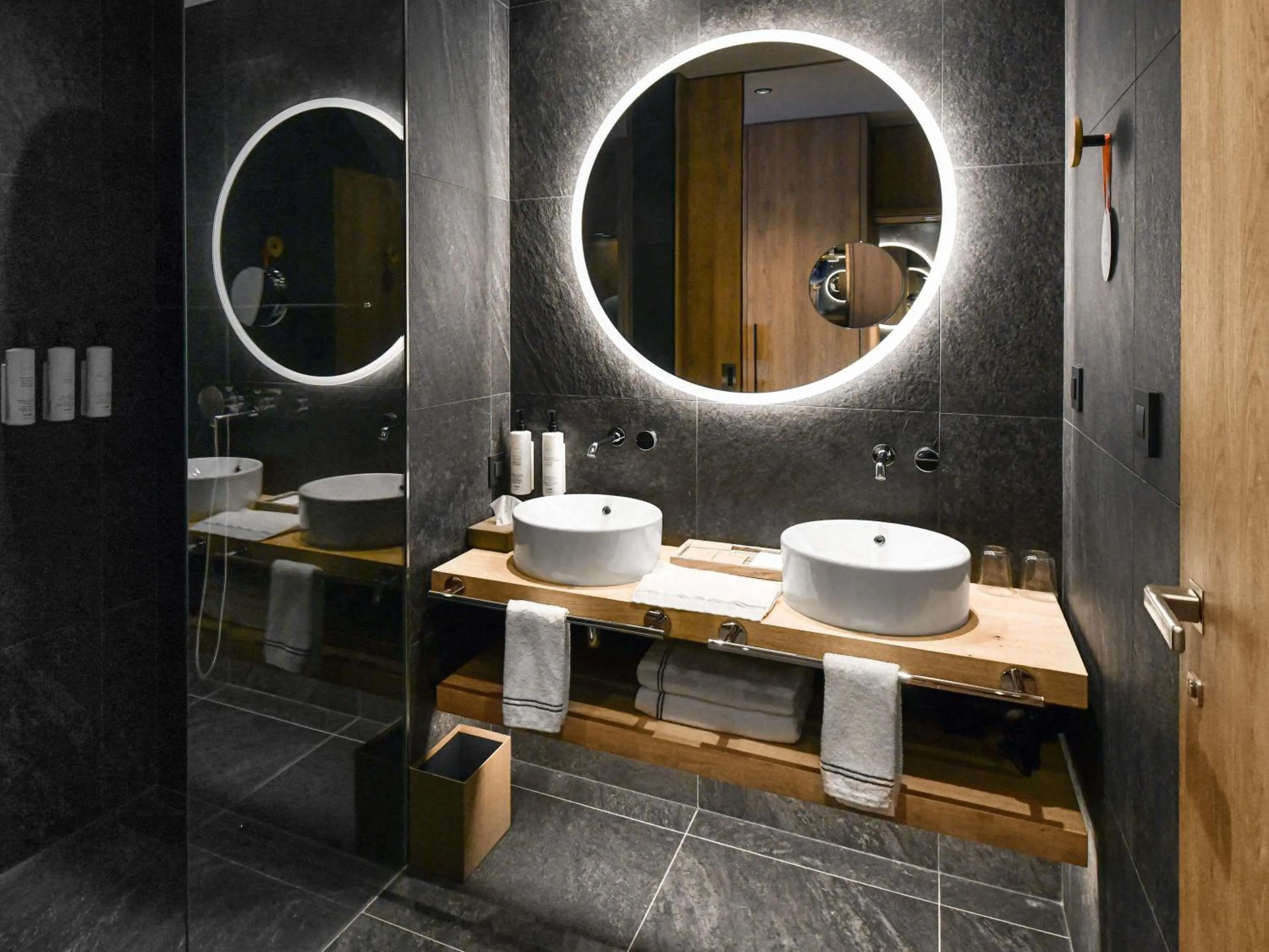 Bedroom in Swissôtel Damian Jasna