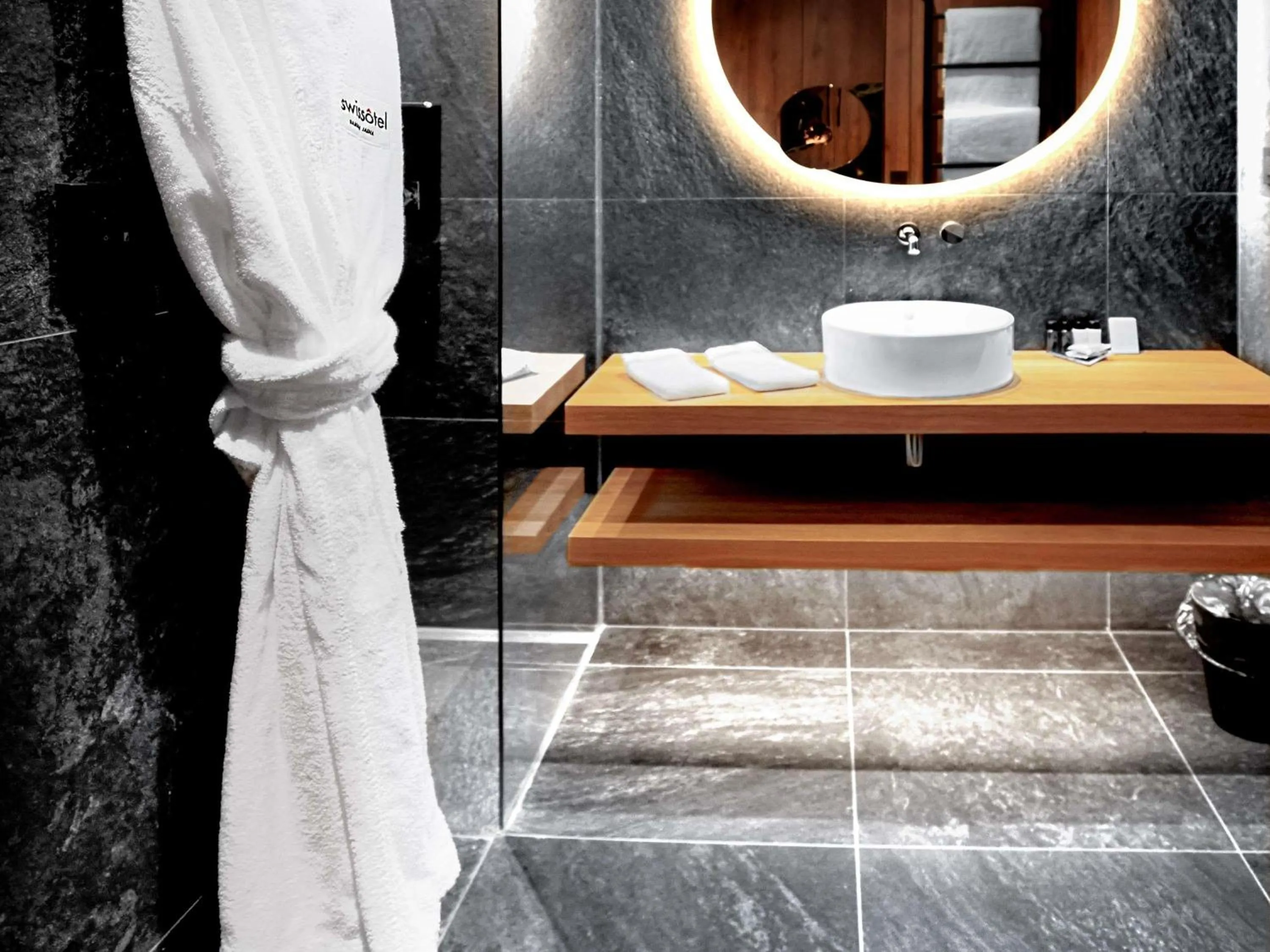 Bedroom in Swissôtel Damian Jasna