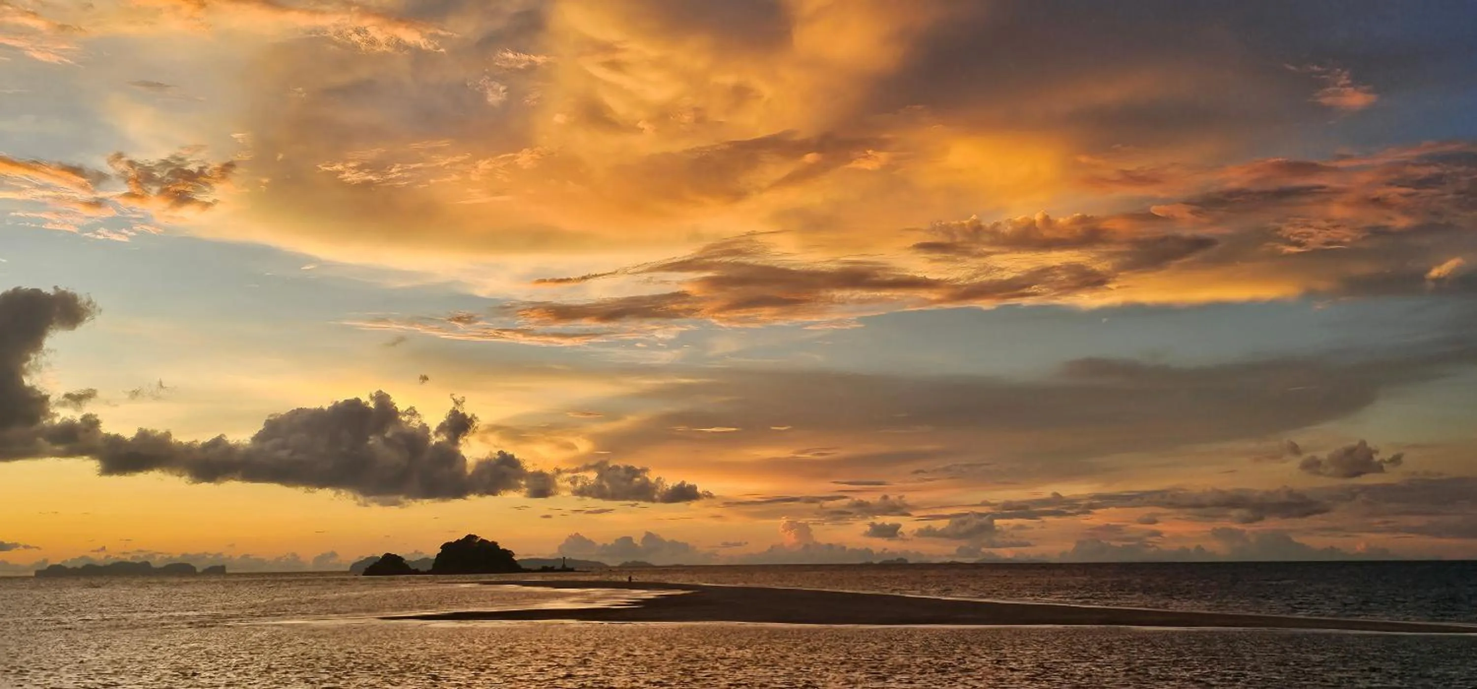 Natural landscape in Lanta MP Place - Adult Only