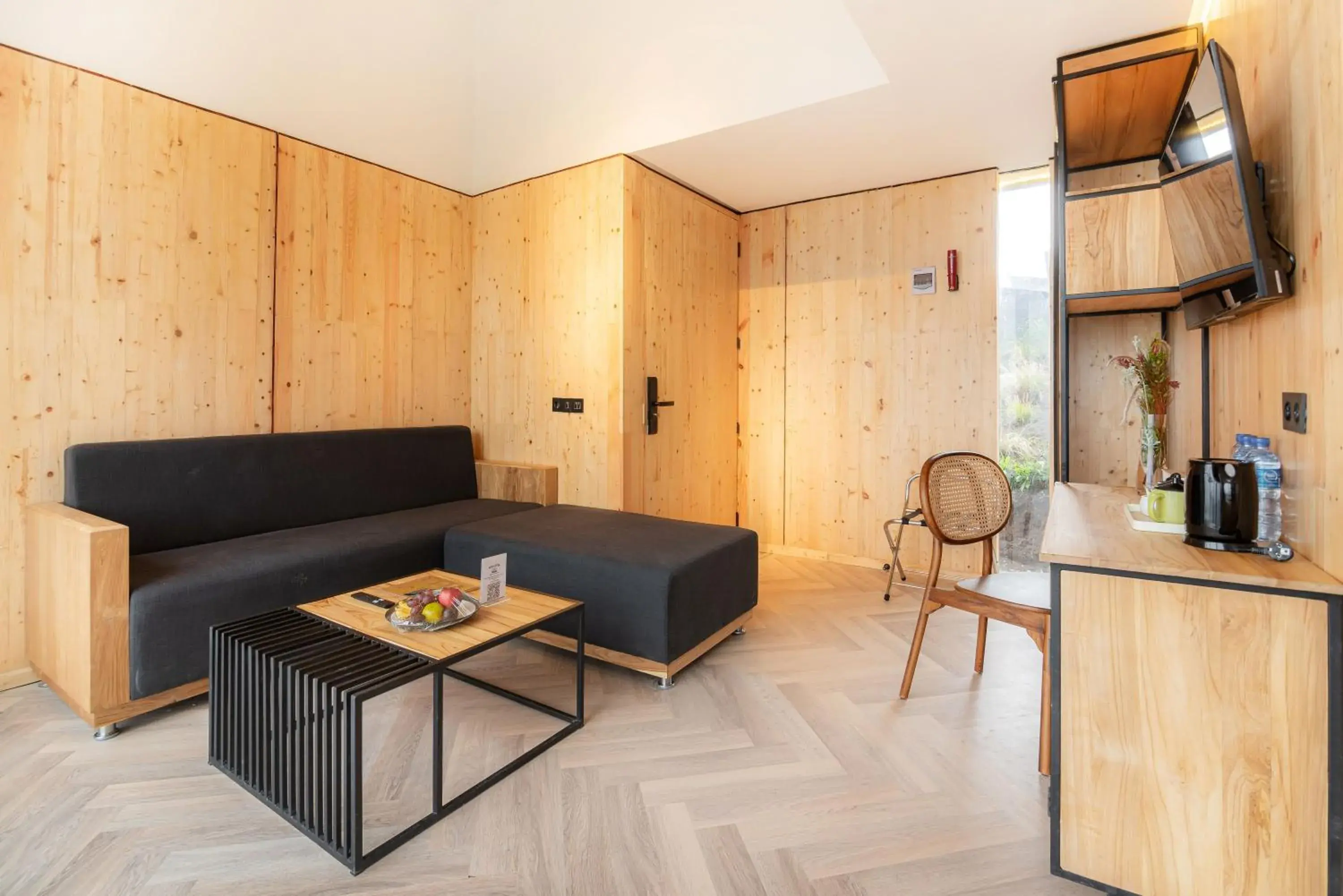 Living room in ARTOTEL Cabin Bromo Living room in ARTOTEL Cabin Bromo