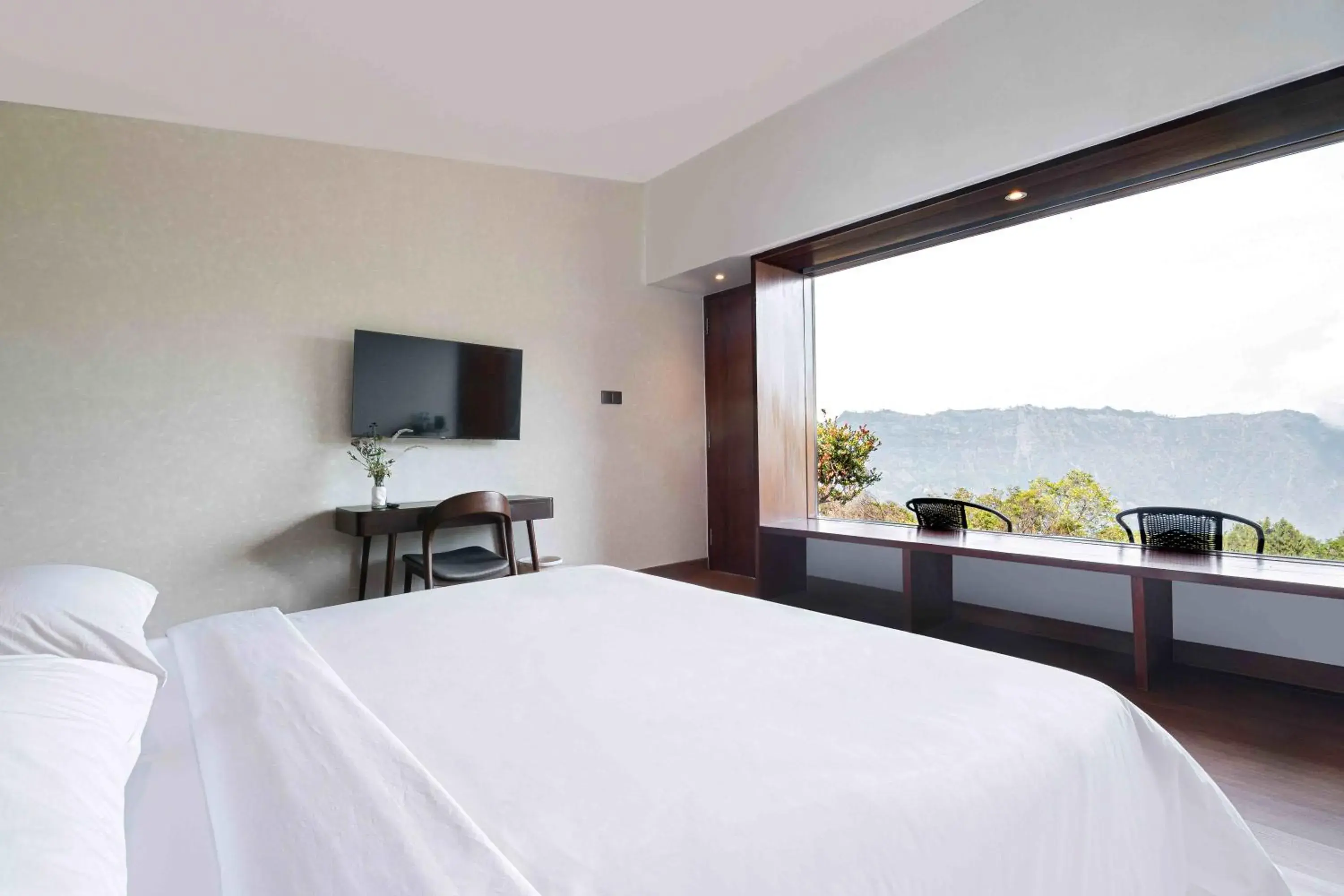 Bed in ARTOTEL Cabin Bromo Bed in ARTOTEL Cabin Bromo