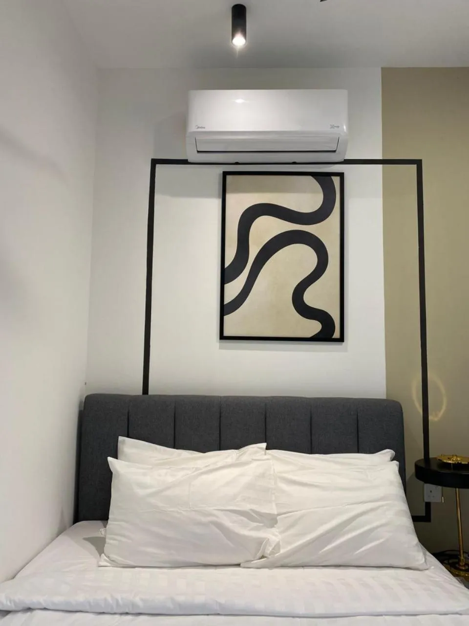 Bed in Neu Suites @ 3rdNvenue by Perfect Host