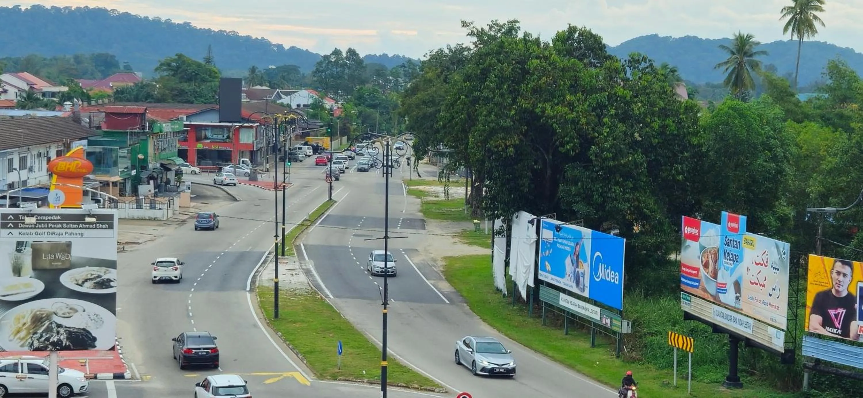 Street view in Hotel Twelve at 12 Kuantan Centre