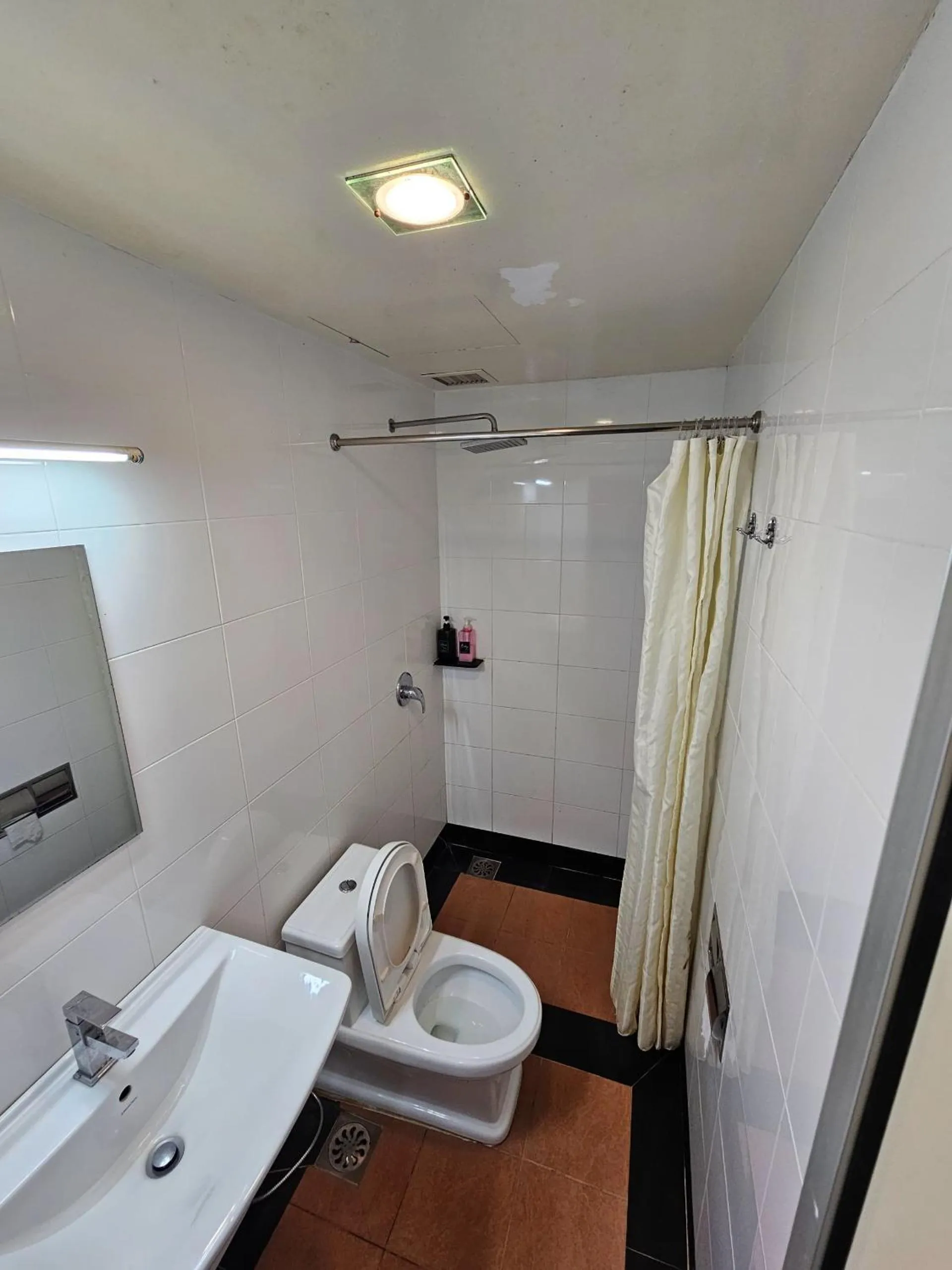 Shower in Hotel Twelve at 12 Kuantan Centre