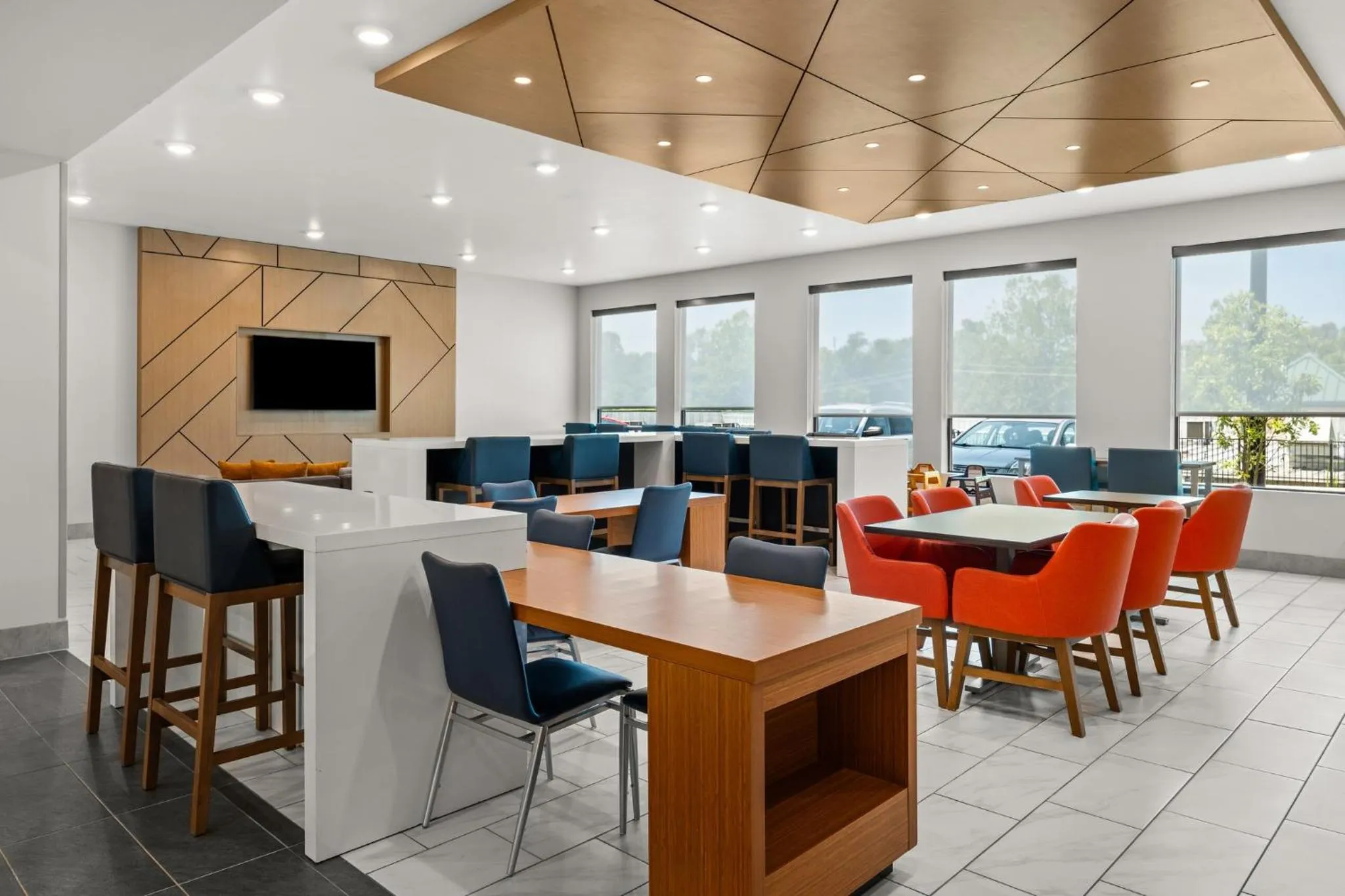 Property building in Holiday Inn Express Asheville Woodfin by IHG