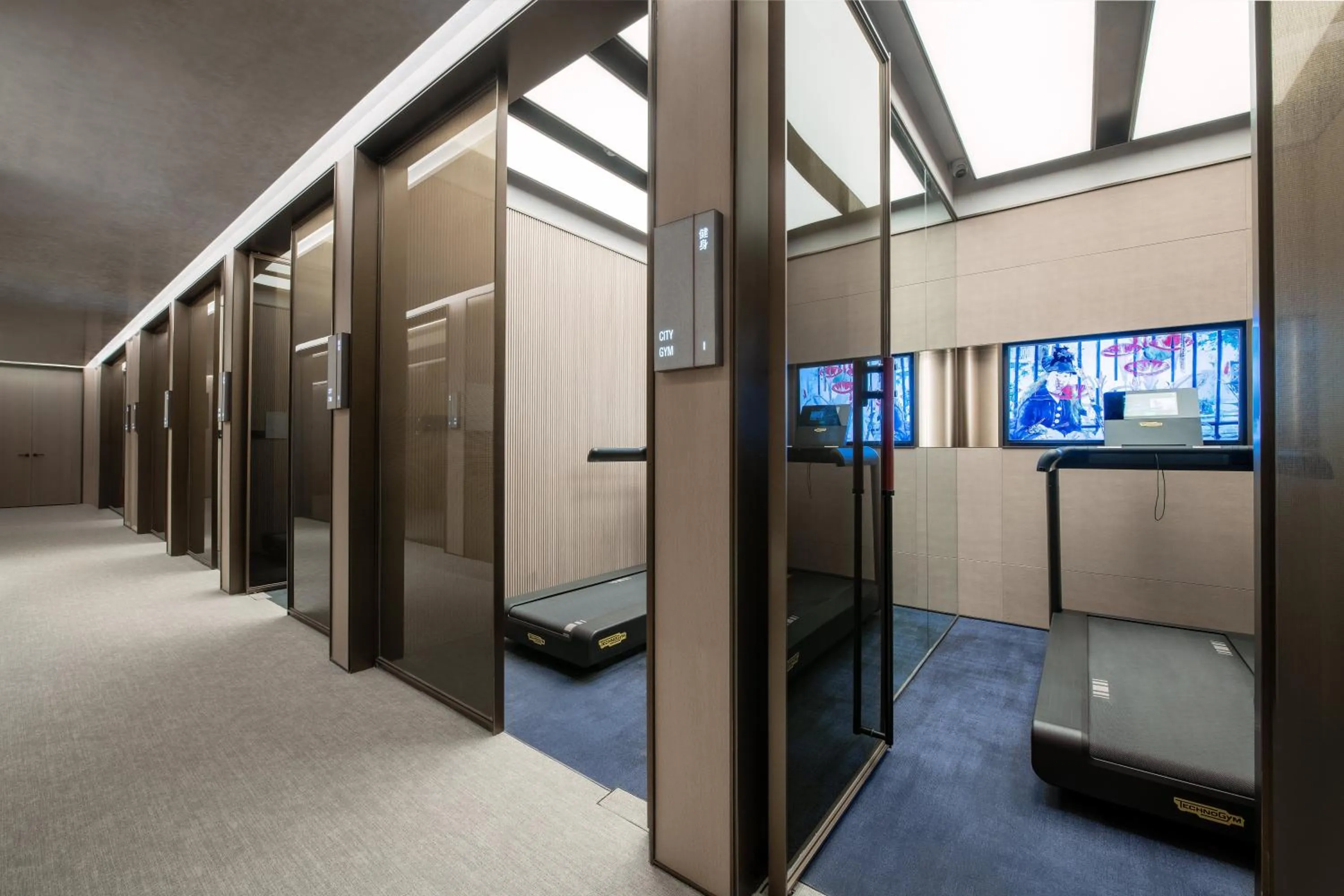 Fitness centre/facilities in Intercity Shenzhen Futian Huanggang with Free Mini Bar