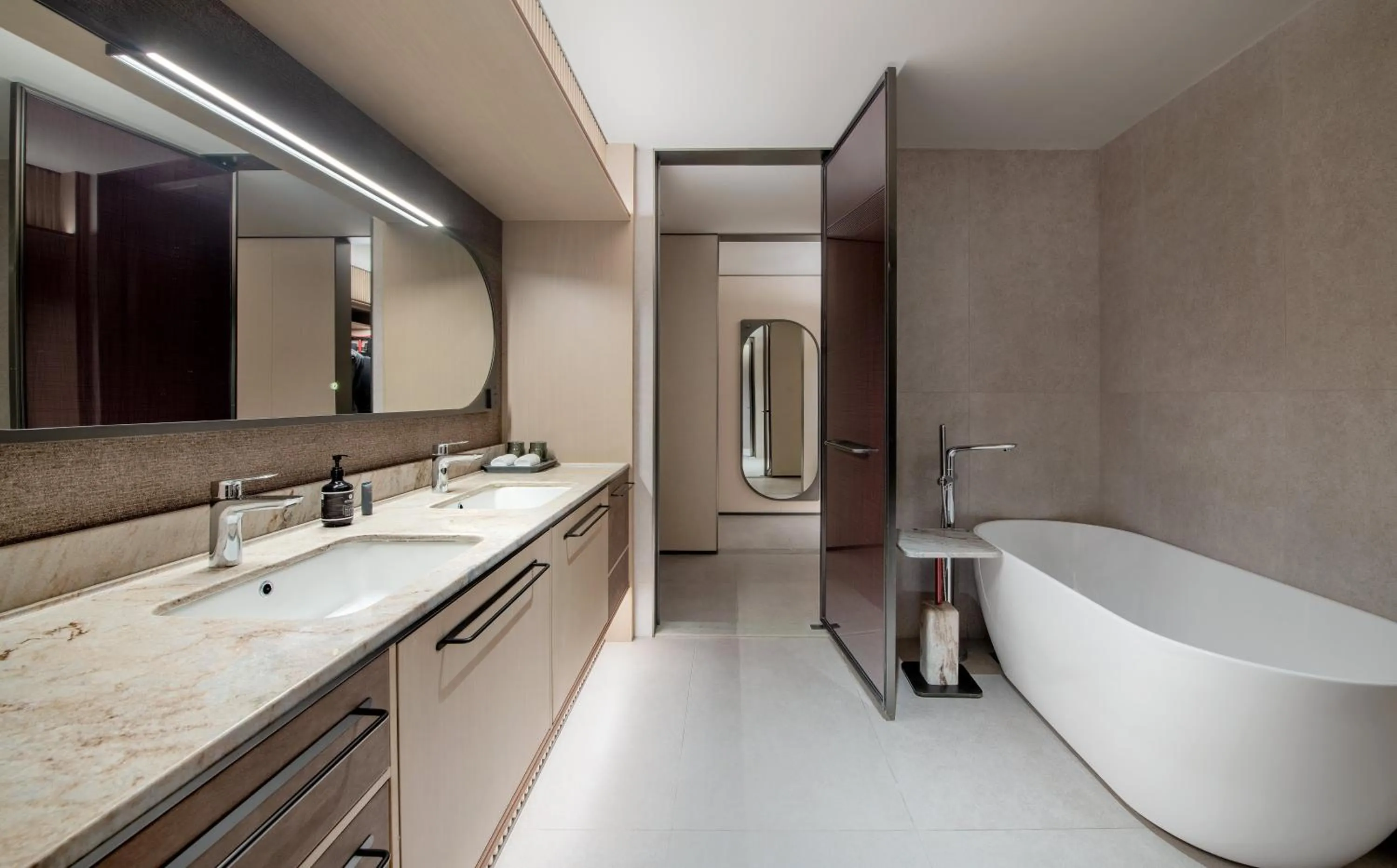 Bath in Intercity Shenzhen Futian Huanggang with Free Mini Bar