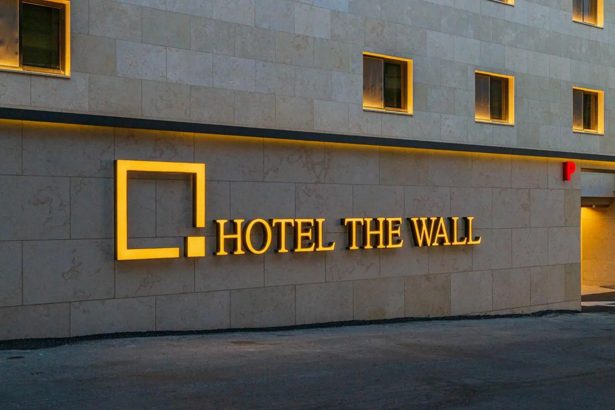 Property building in Jecheon The Wall Hotel Property building in Jecheon The Wall Hotel